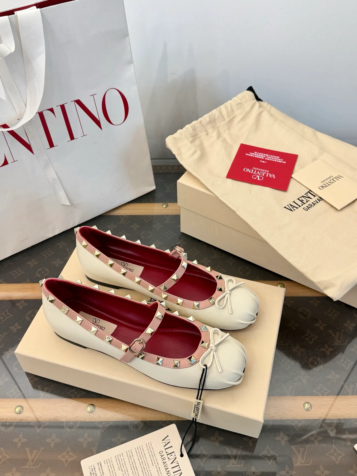 Women's Ballet Flats VALENTINO 18133435