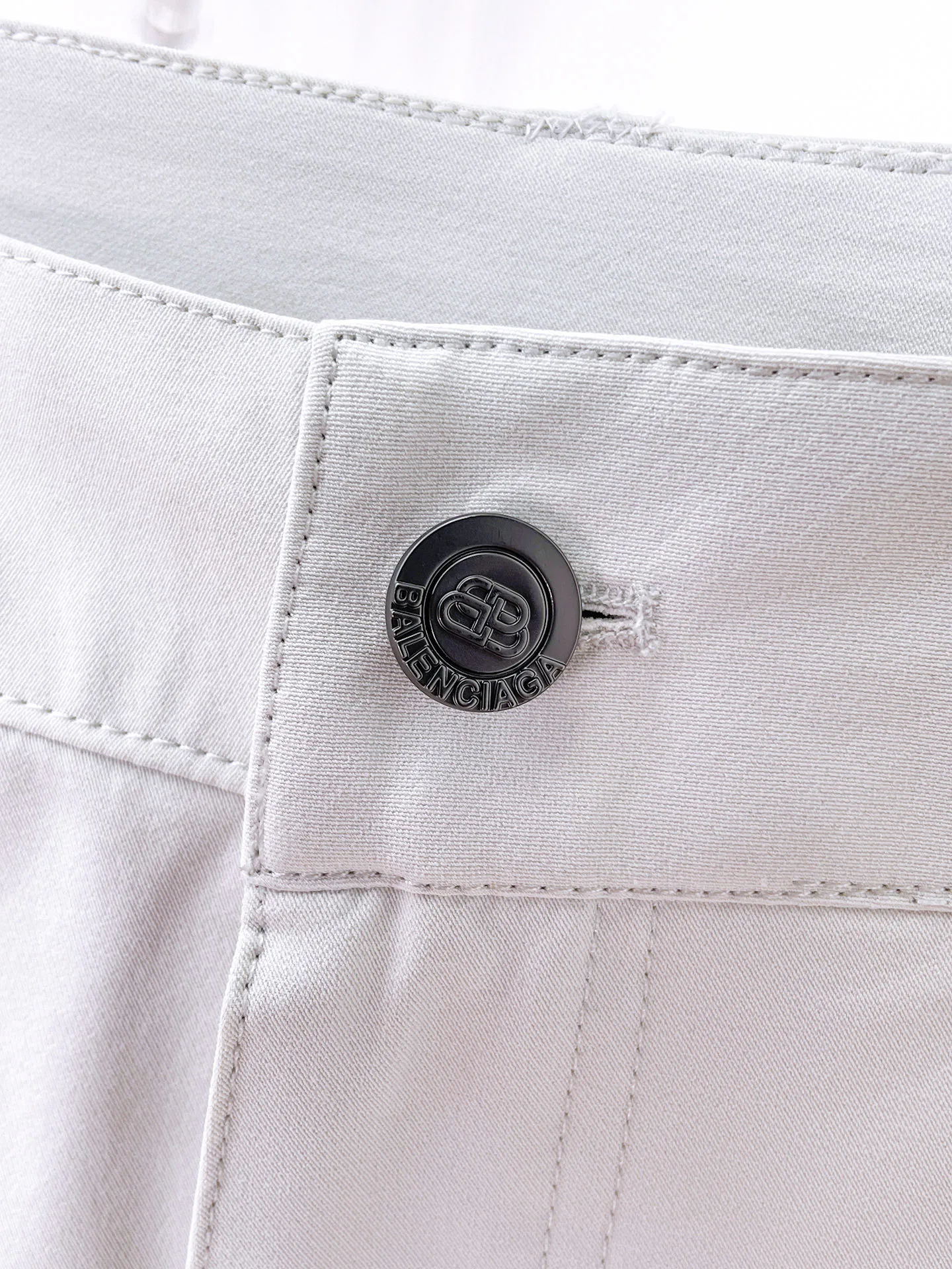 Men's Trousers BALENCIAGA 18197359