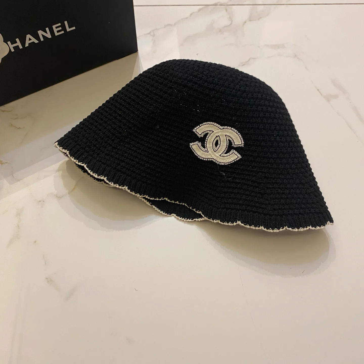 Hats CHANEL 17498307