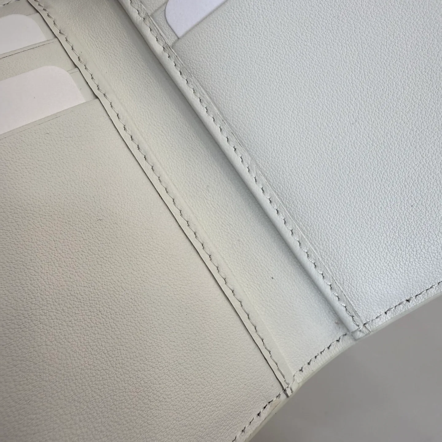 Women's Clutches GUCCI 17948259