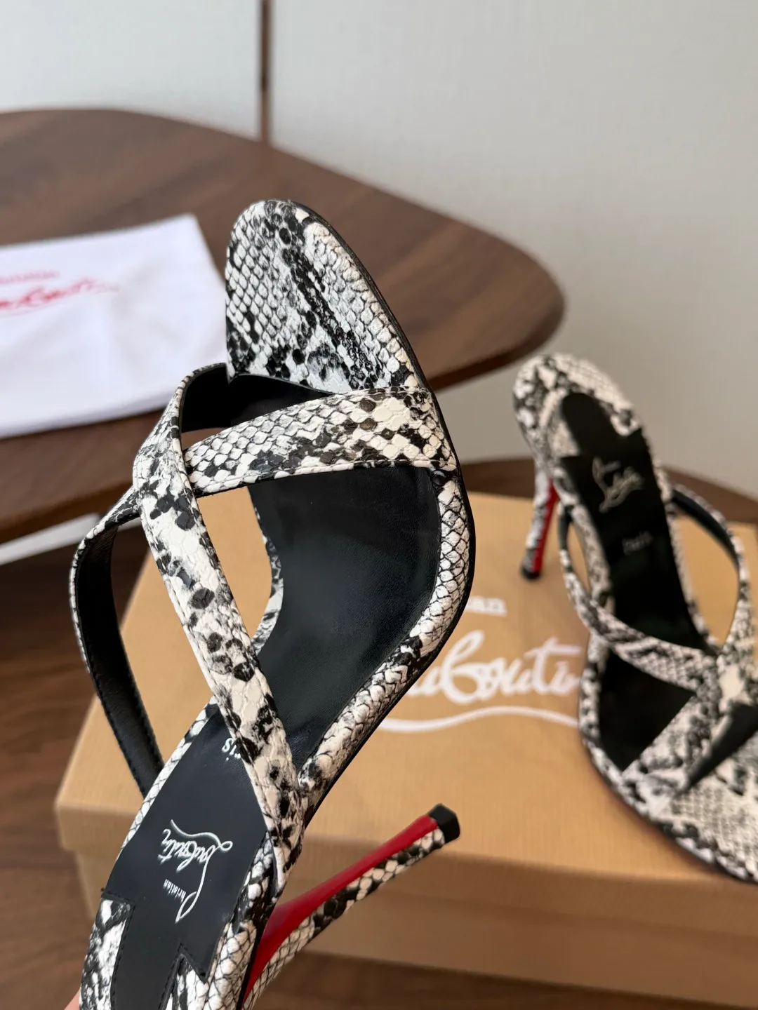 Women's Open-Toe Sandals CHRISTIAN LOUBOUTIN 18183080