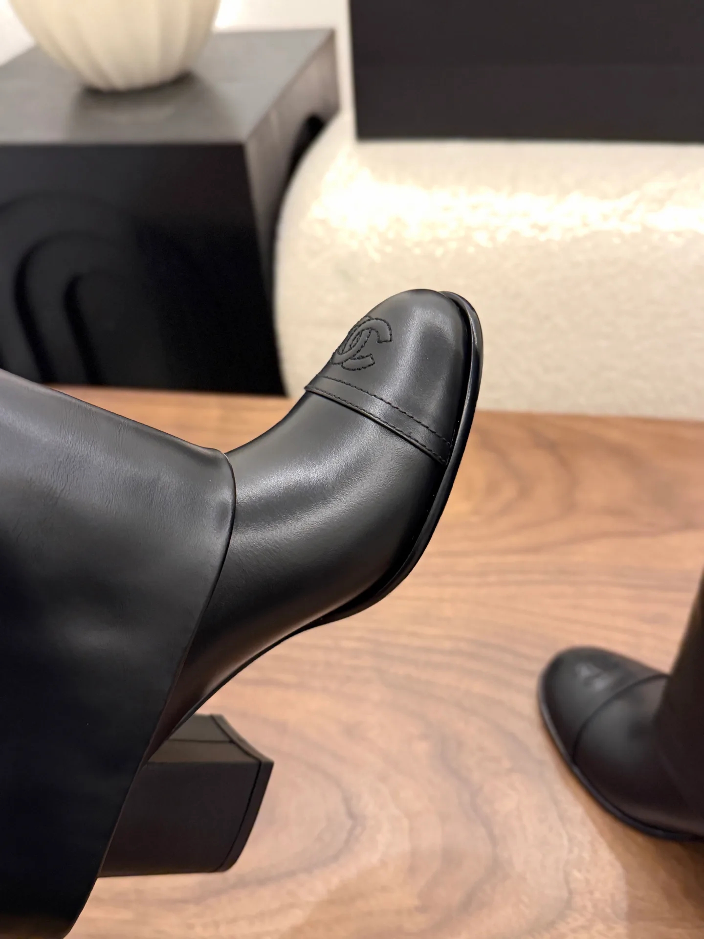 Women's Boots CHANEL 18370226