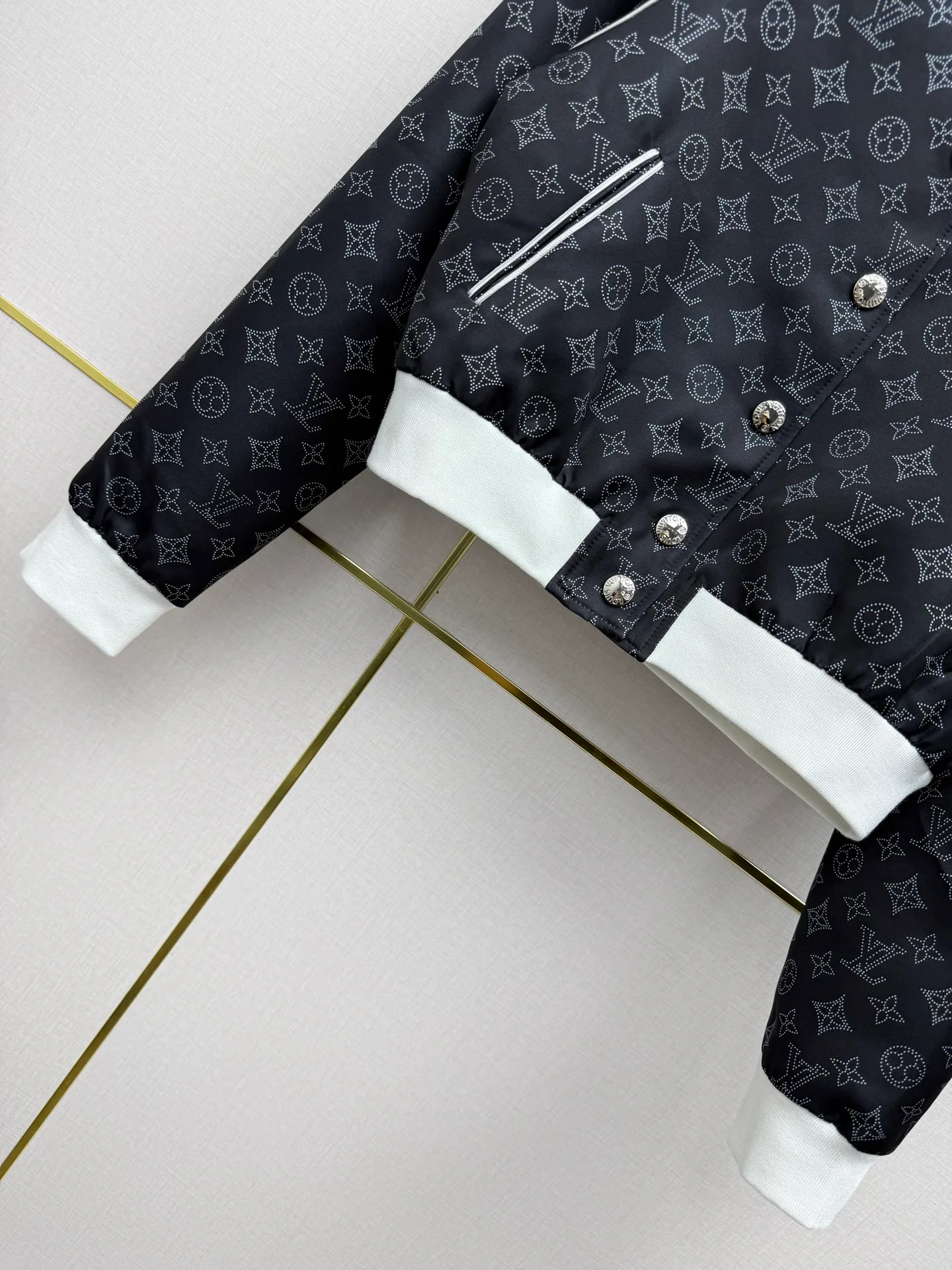 Women's Jackets And Down Jackets LOUIS VUITTON 18348136