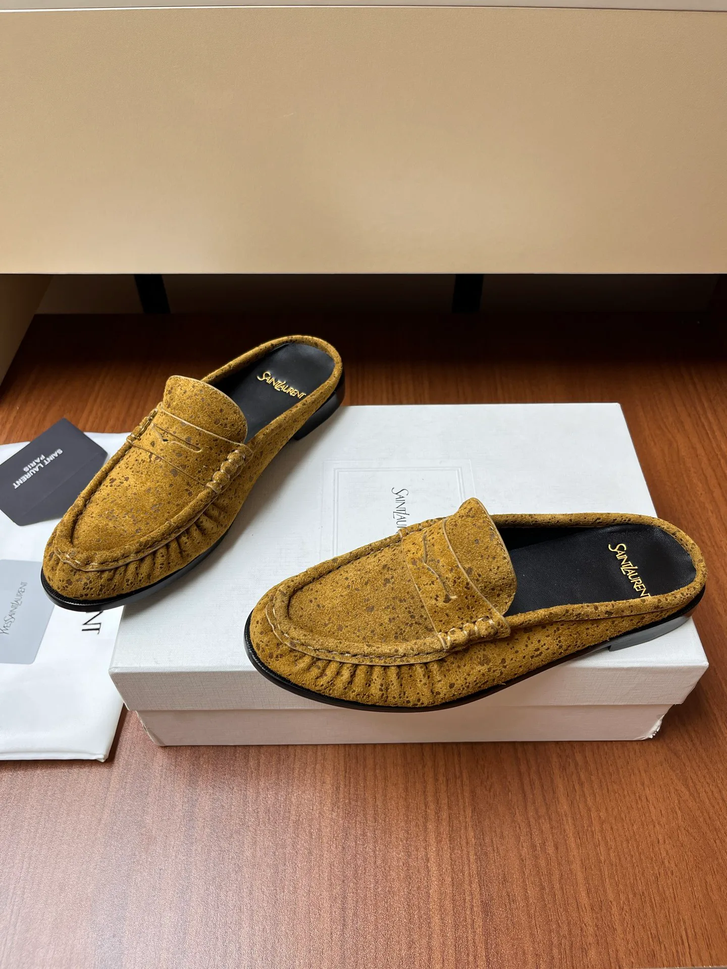 Women's Loafers And Moccasins SAINT LAURENT 18037882