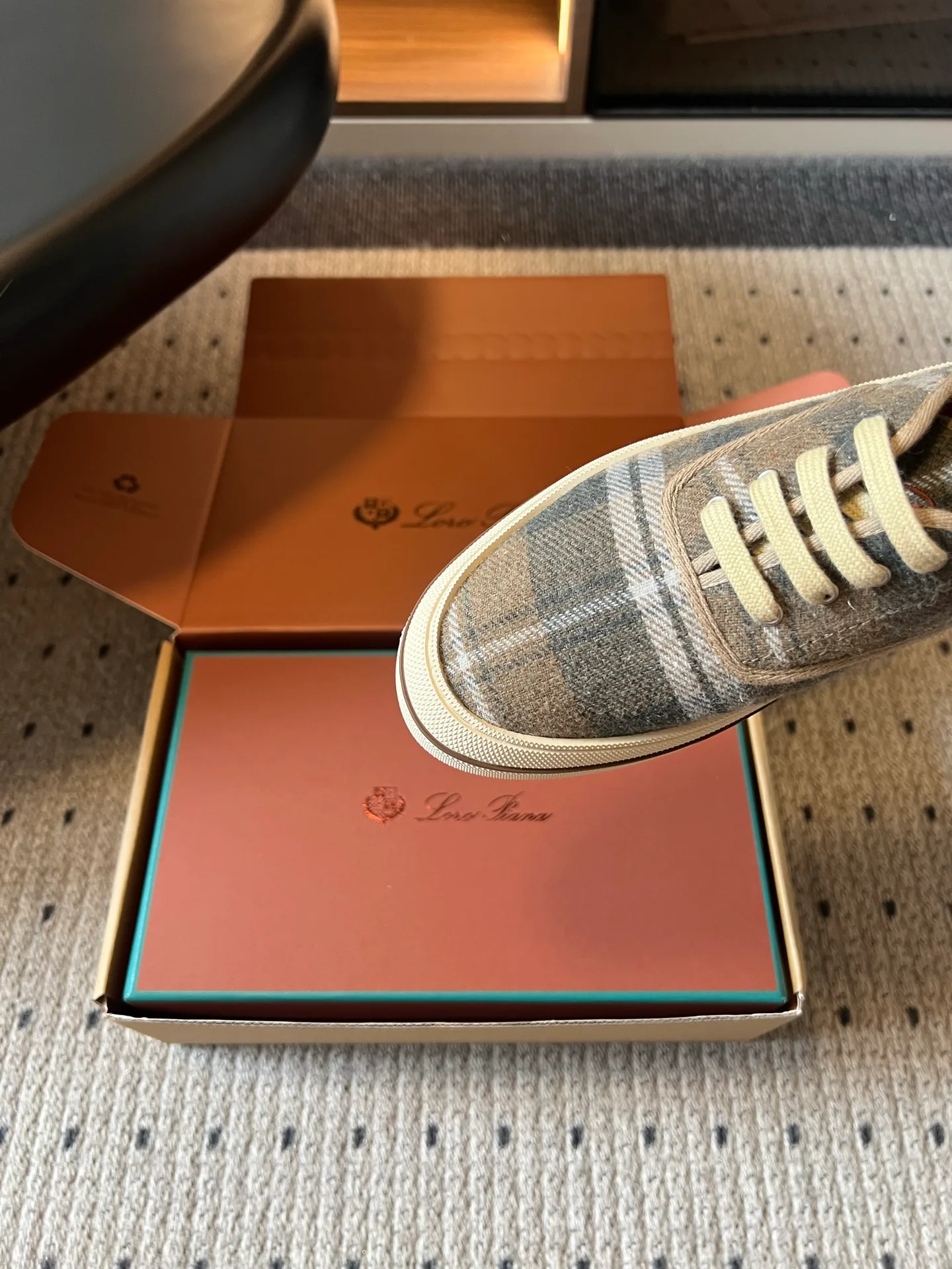 Women's Sneakers LORO PIANA 17942682