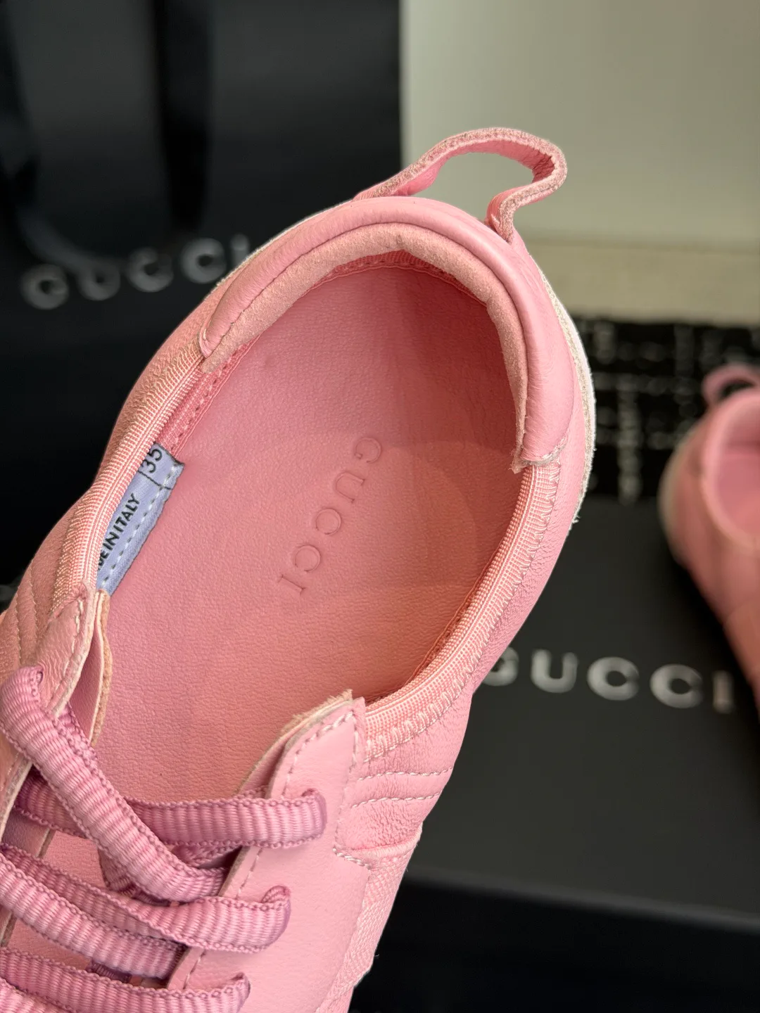 Women's Sneakers GUCCI 18121094