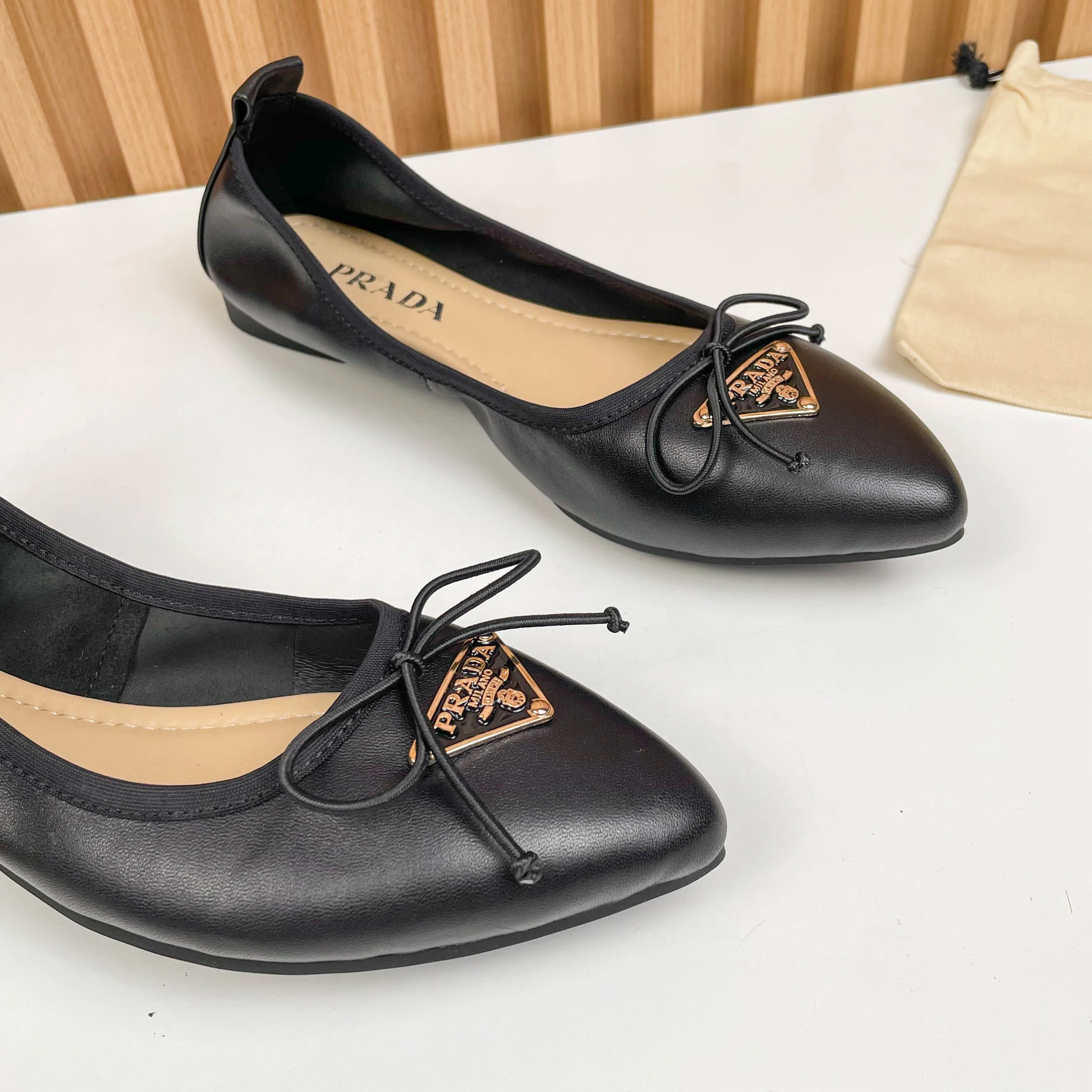 Women's Ballet Flats PRADA 17038116