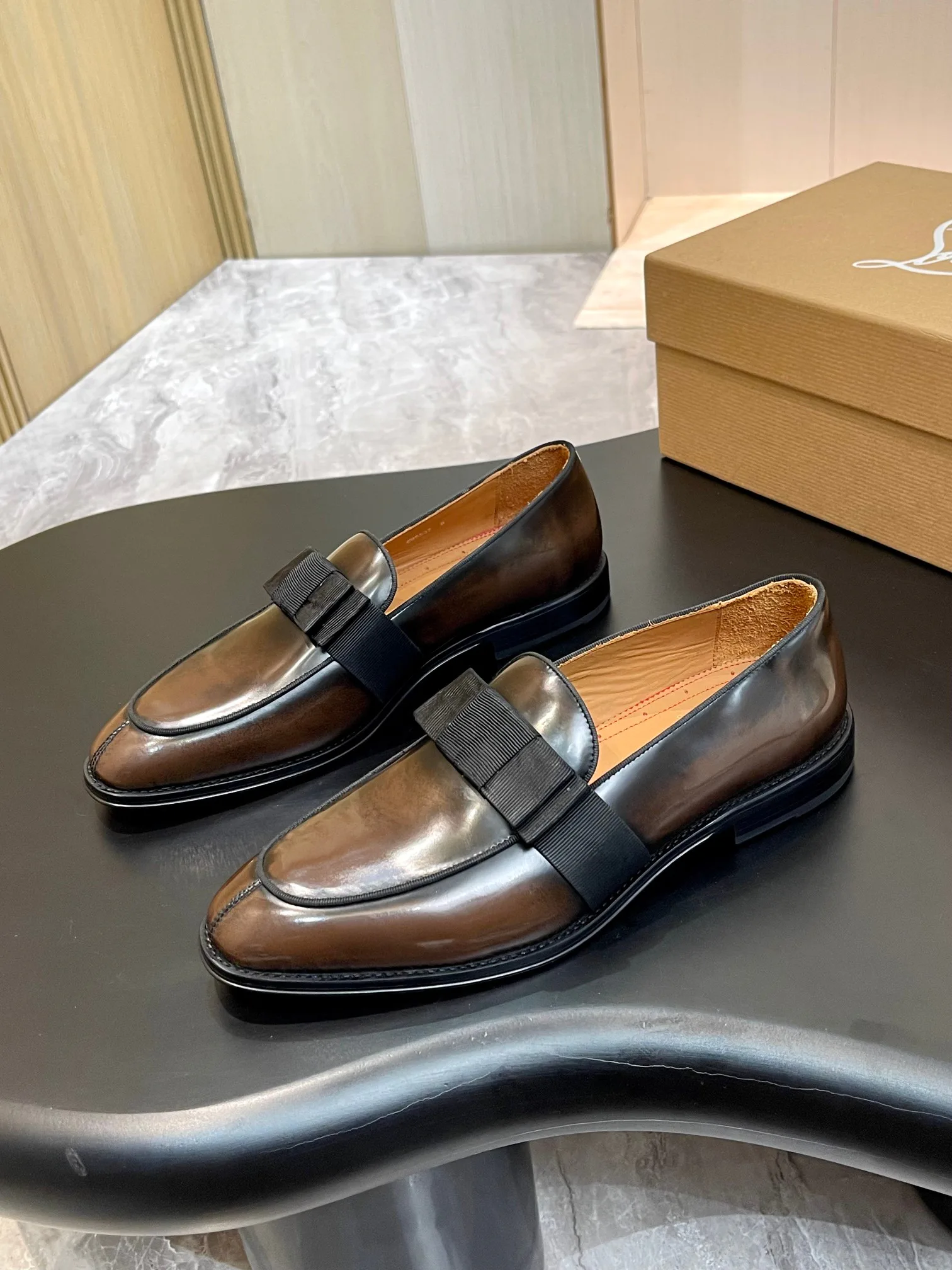 Men's Loafers And Dress Shoes CHRISTIAN LOUBOUTIN 18117252