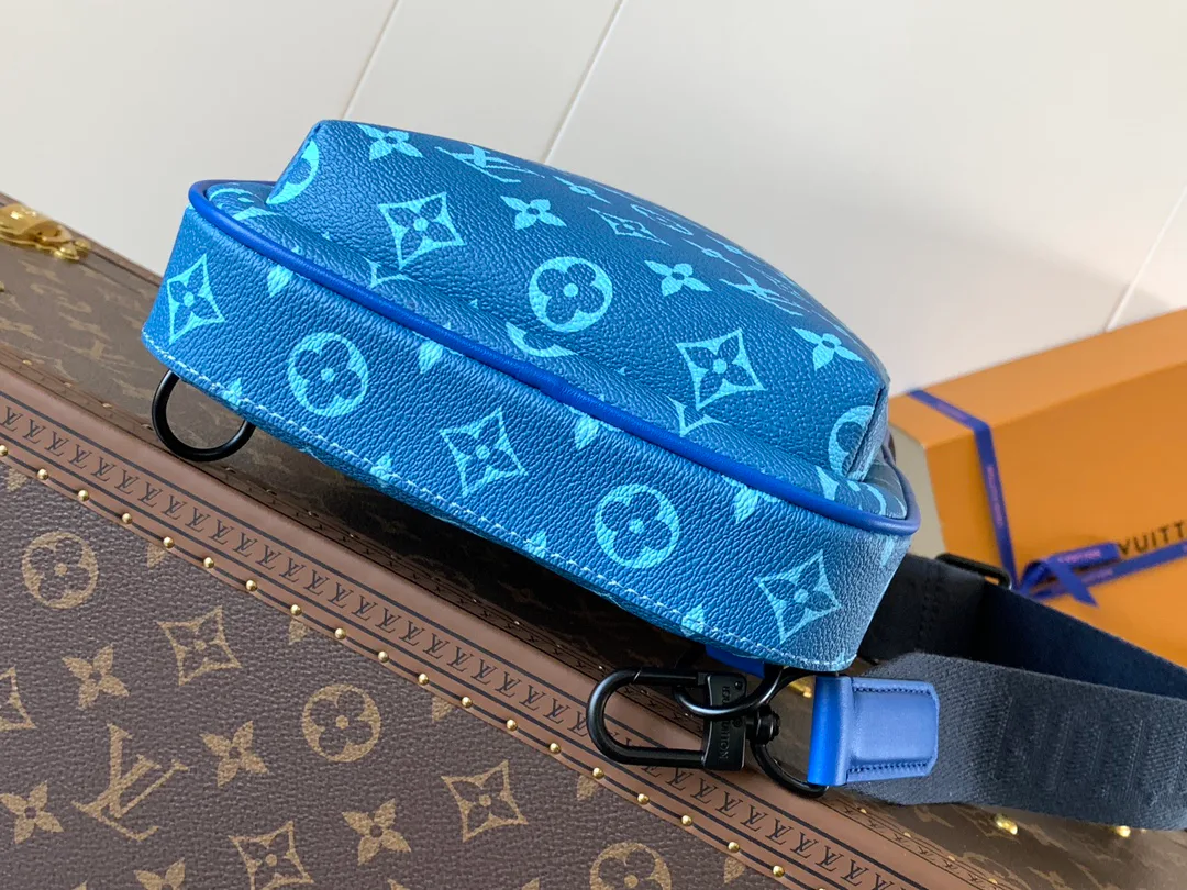Women's Shoulder Bags LOUIS VUITTON 17948722