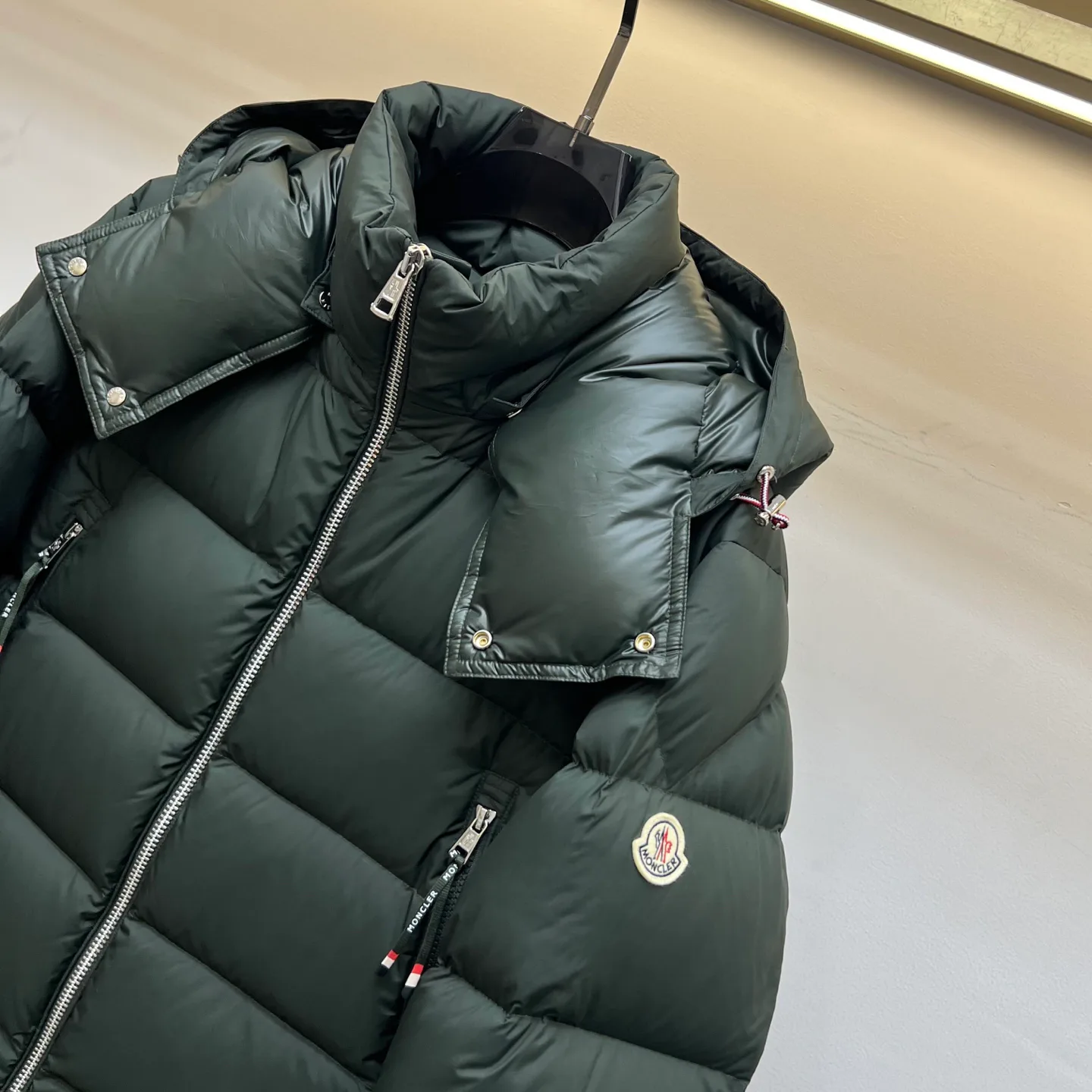 Women's Jackets And Down Jackets MONCLER 18281199