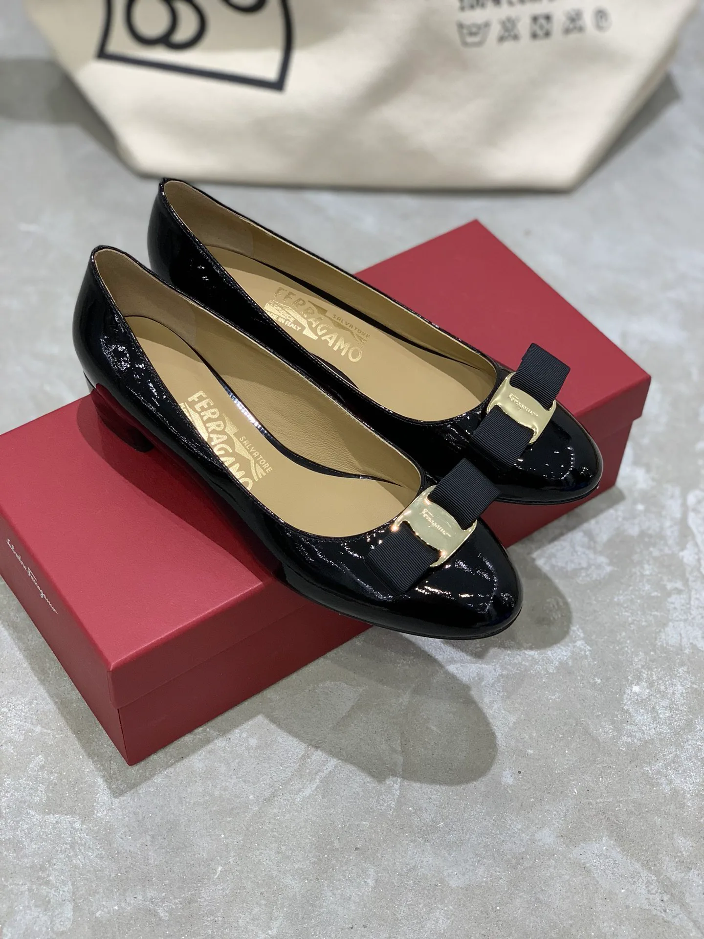 Women's Ballet Flats SALVATORE FERRAGAMO 18340668
