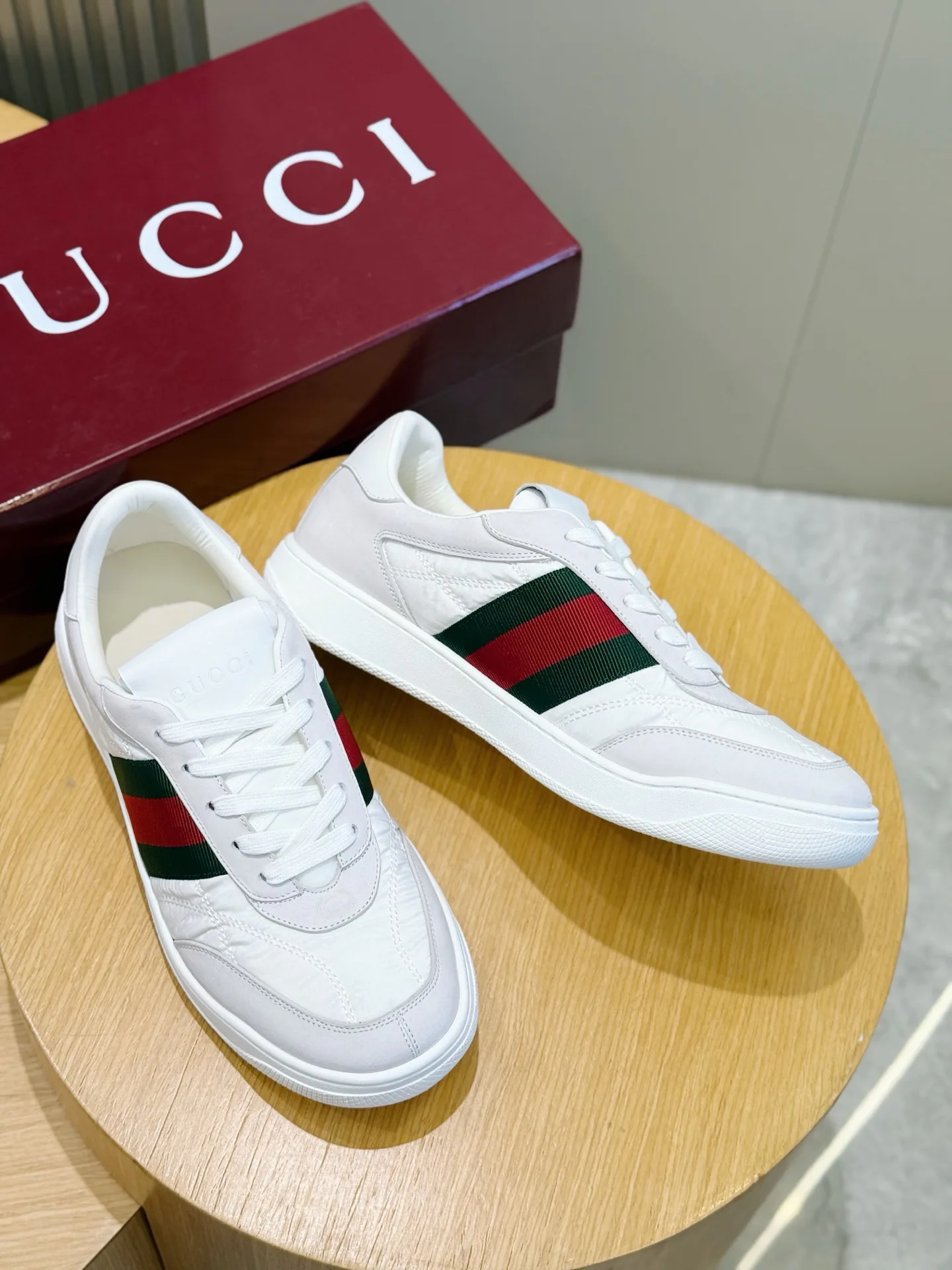 Women's Sneakers GUCCI 18100919