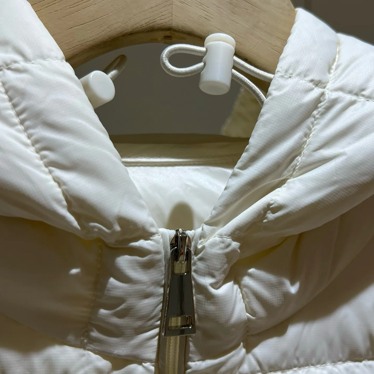 Women's Jackets And Down Jackets MONCLER 18180100