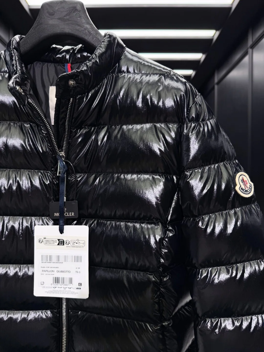 Women's Jackets And Down Jackets MONCLER 18408775