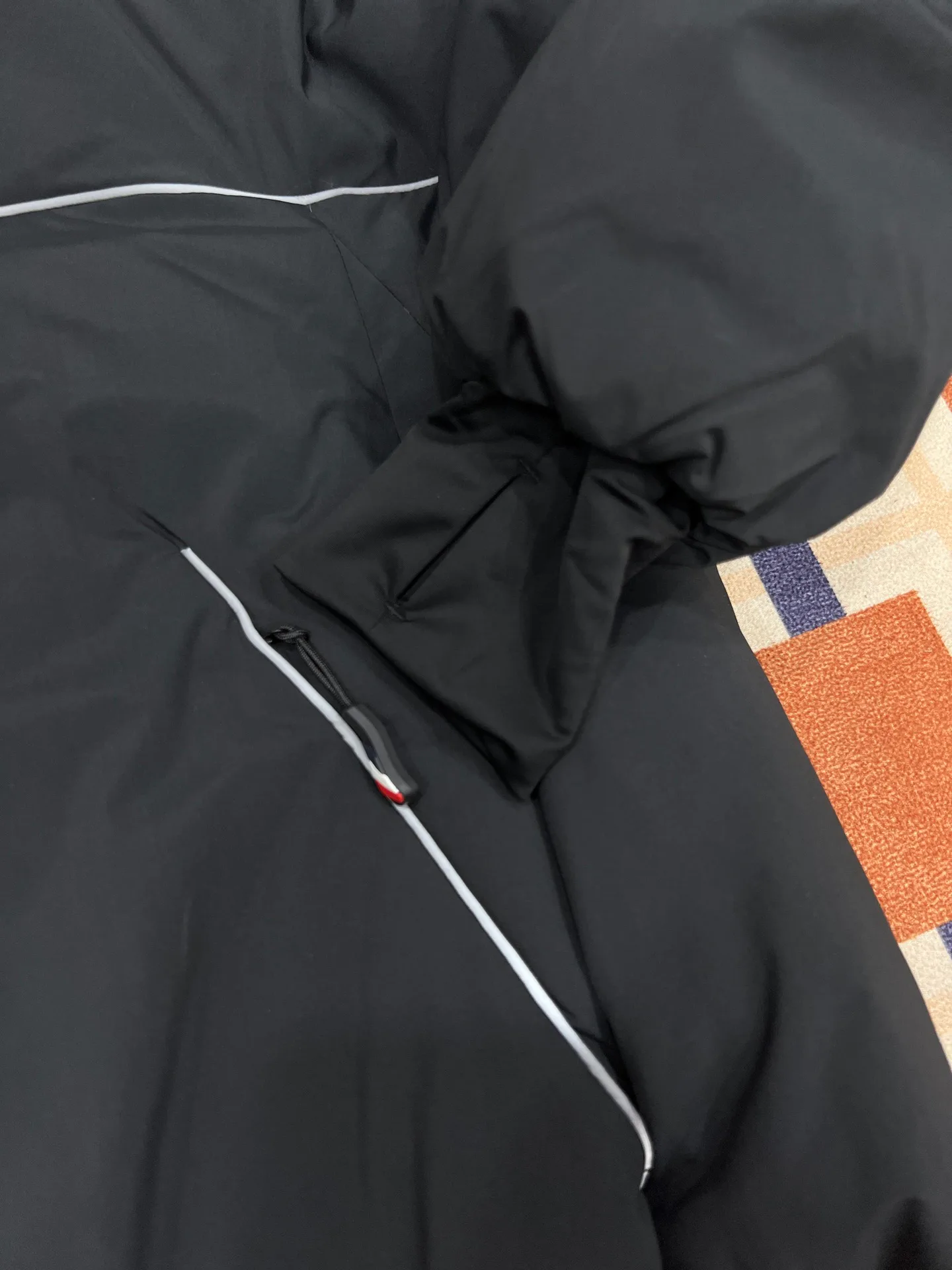 Women's Jackets And Down Jackets MONCLER 17888374