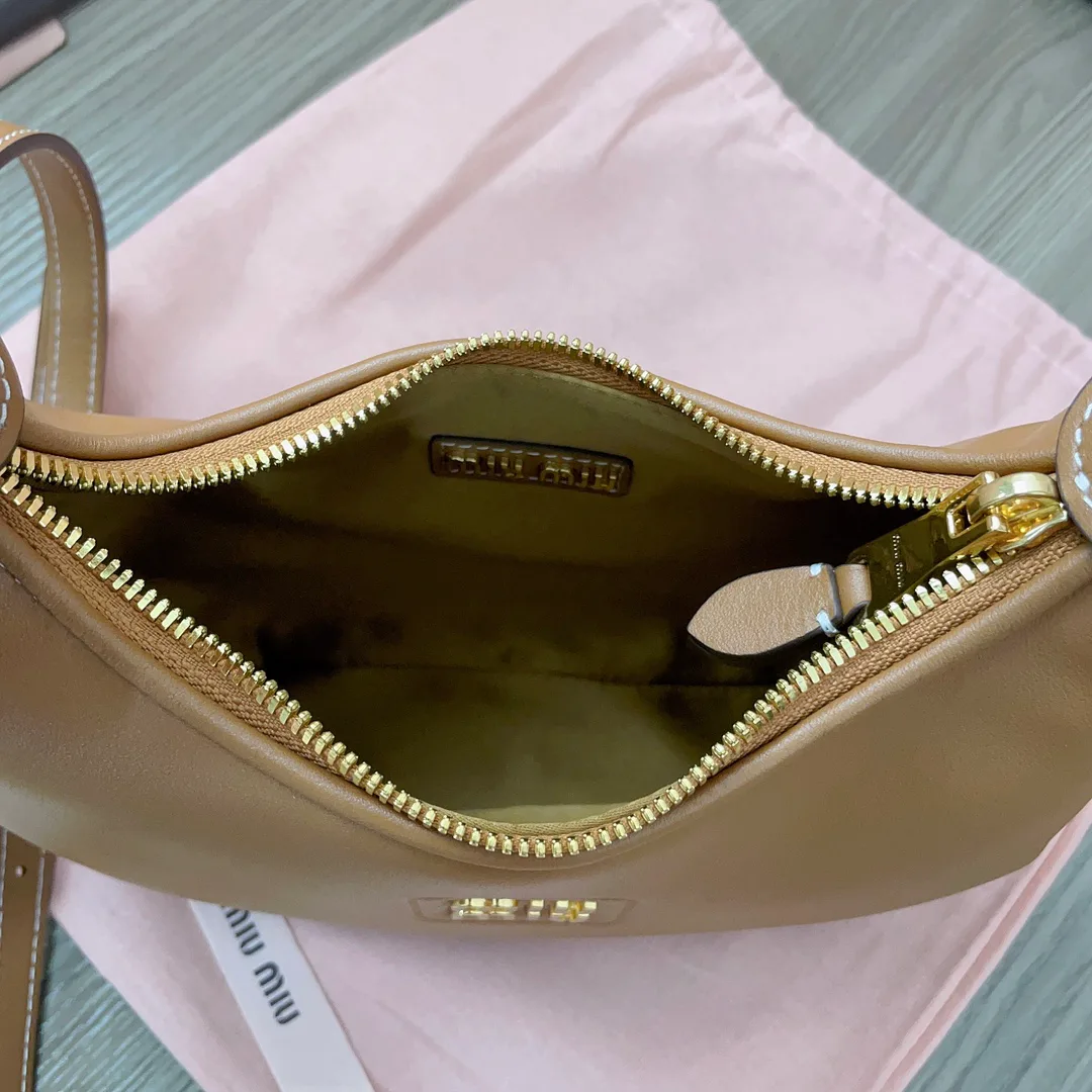 Women's Classic Handbags MIU MIU 18323211