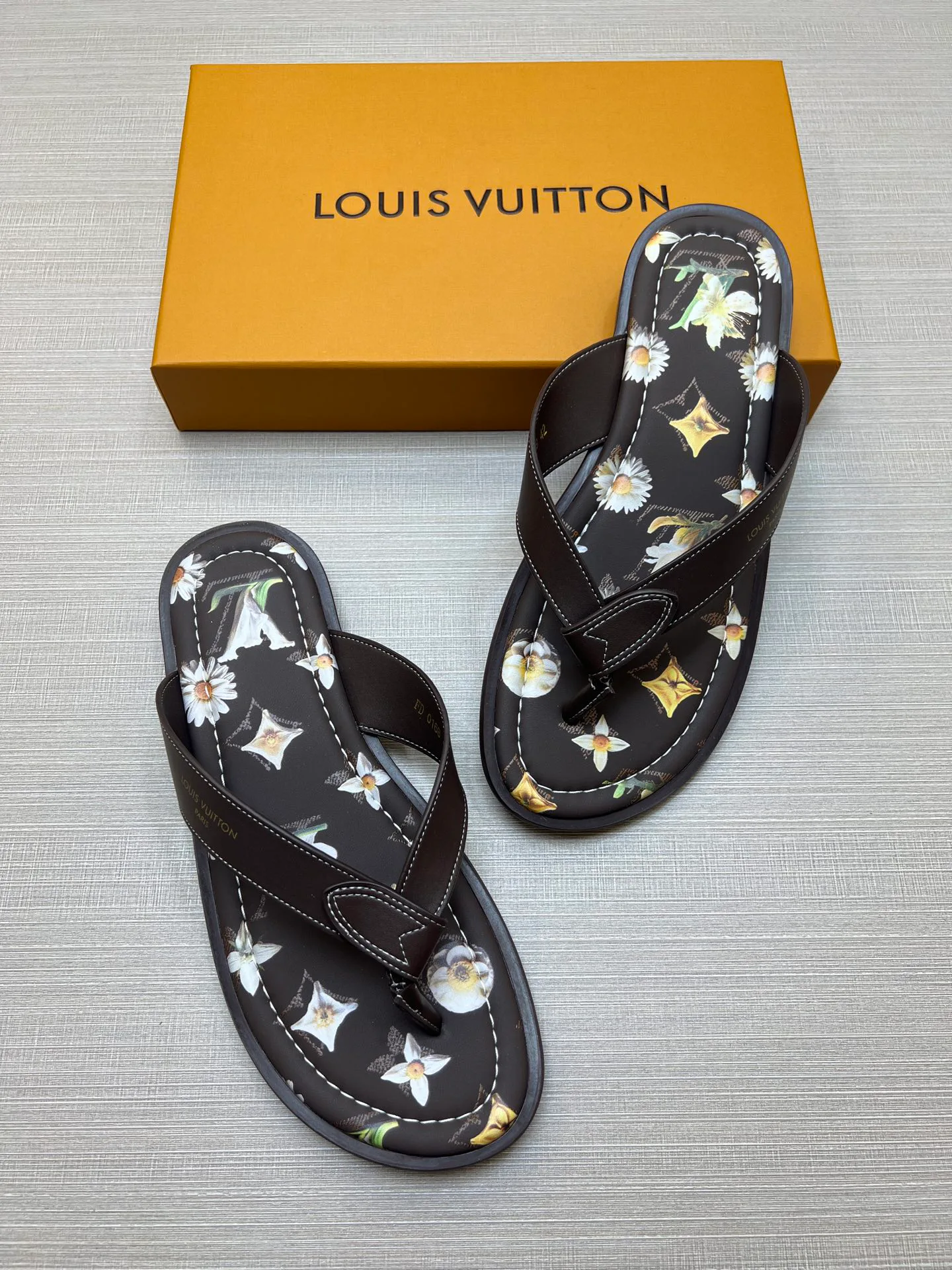 Men's Flip-Flops LOUIS VUITTON 17078845