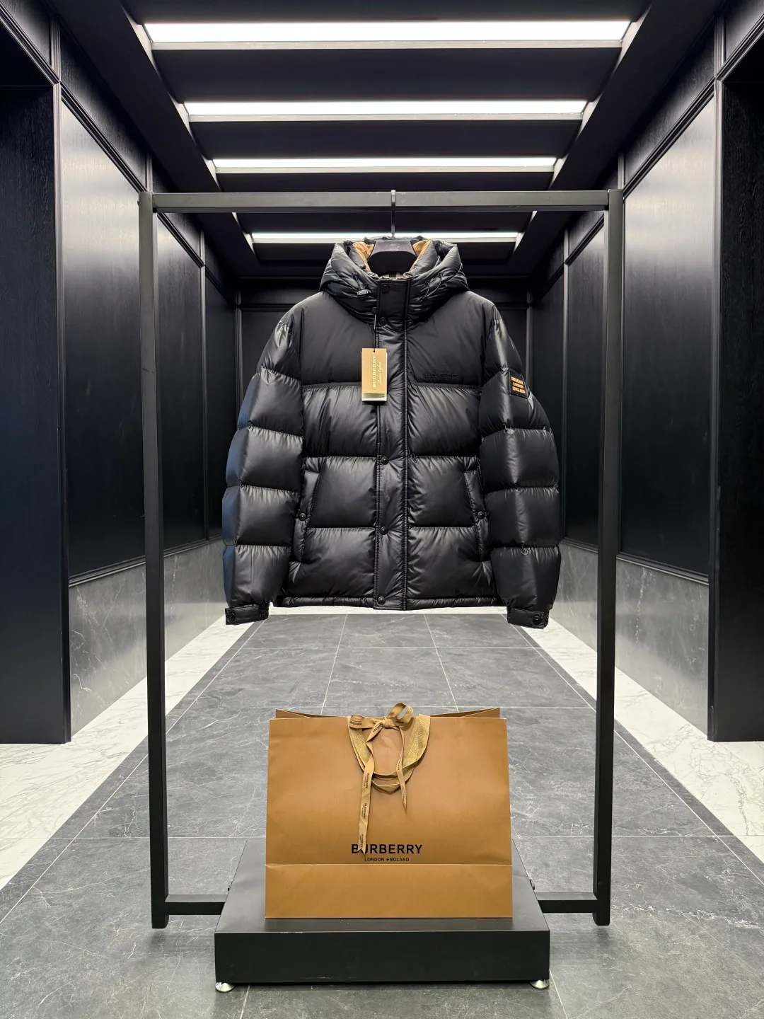 Men's Jackets And Down Jackets BURBERRY 18030050