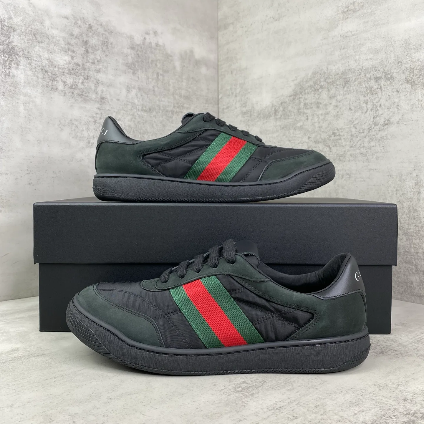 Women's Sneakers GUCCI 18283183