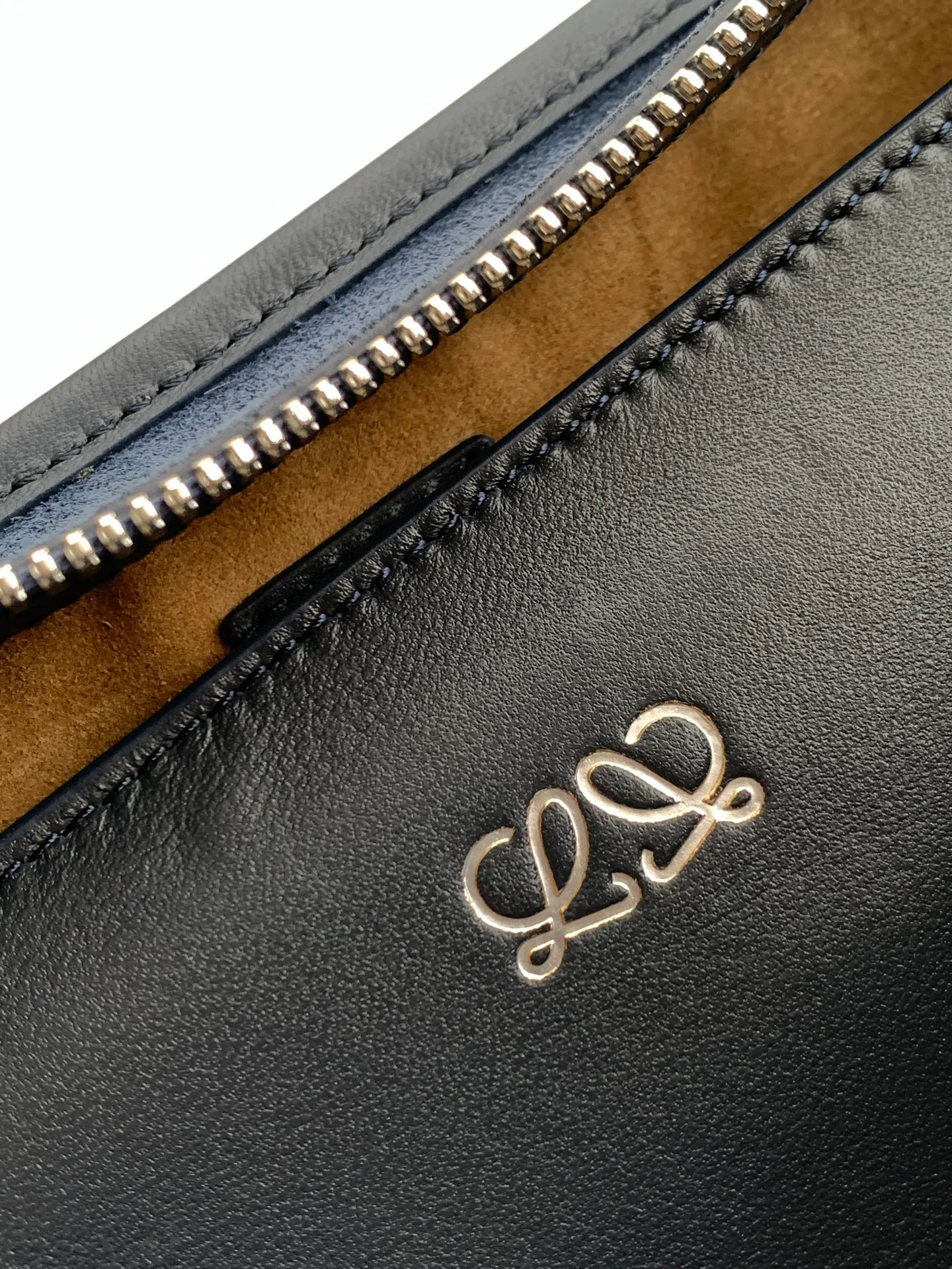 Women's Classic Handbags LOEWE 18004761
