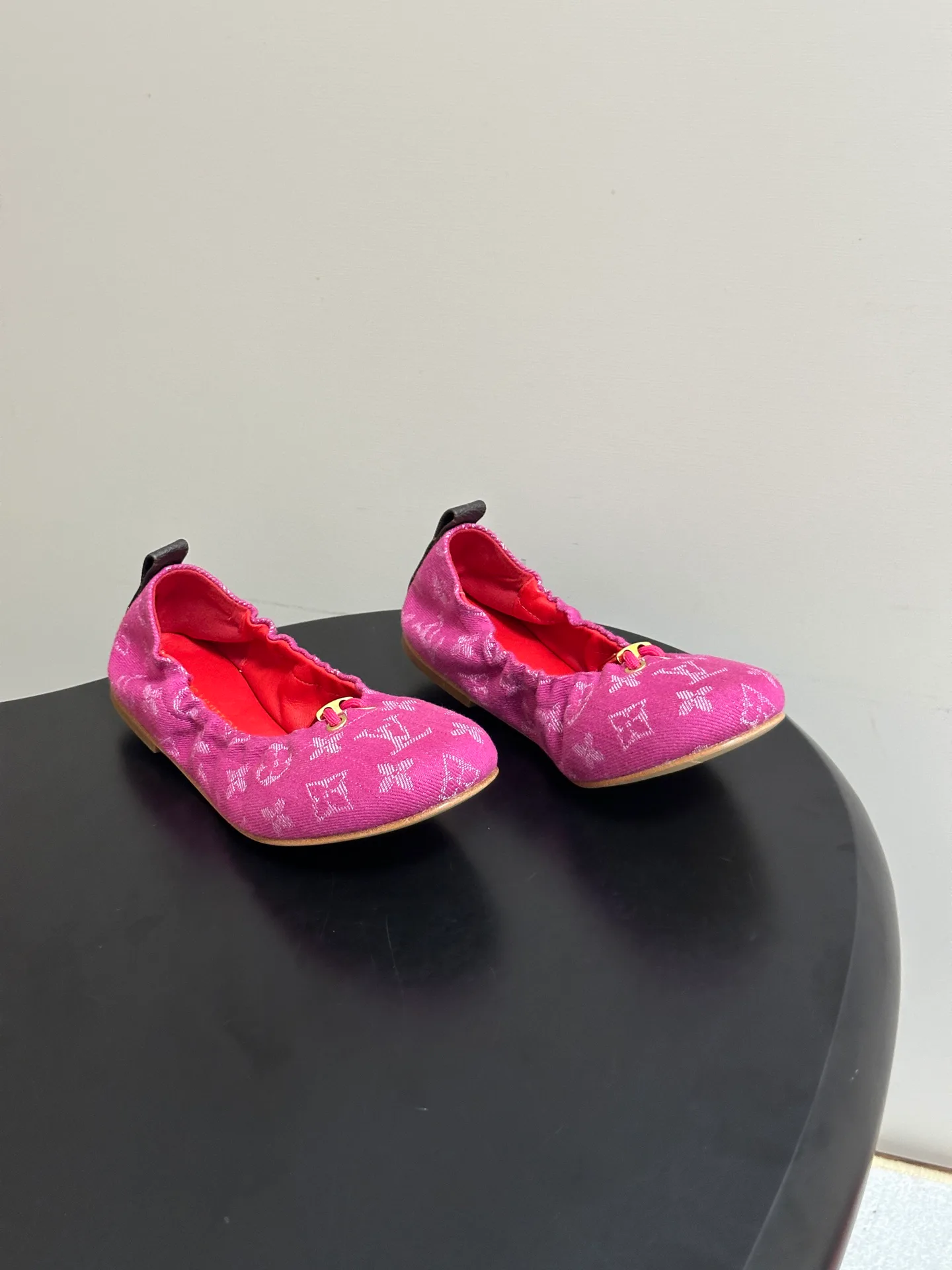 Women's Ballet Flats LOUIS VUITTON 17768171