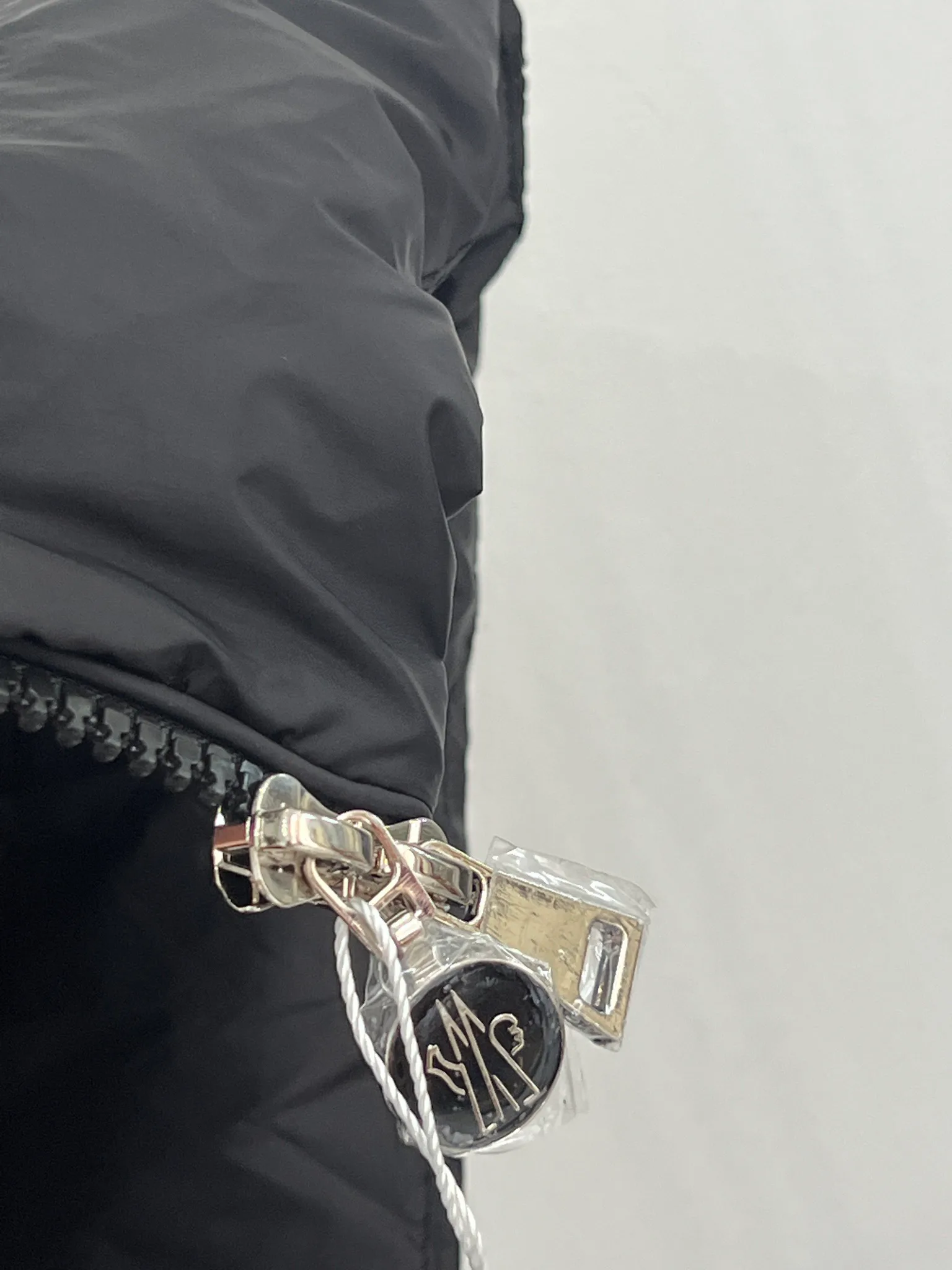Women's Jackets And Down Jackets MONCLER 18416269