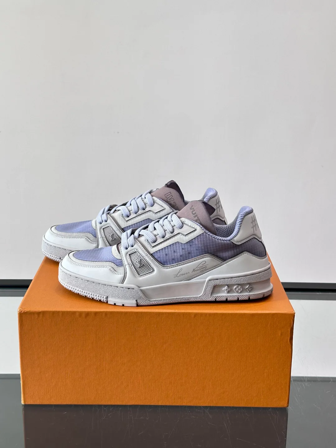 Men's Sneakers LOUIS VUITTON 17349438