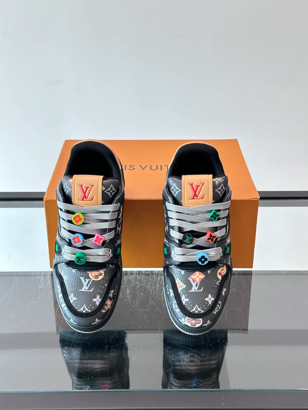 Men's Sneakers LOUIS VUITTON 18400624