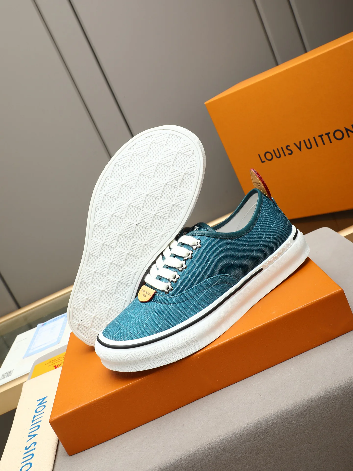 Women's Sneakers LOUIS VUITTON 17947262