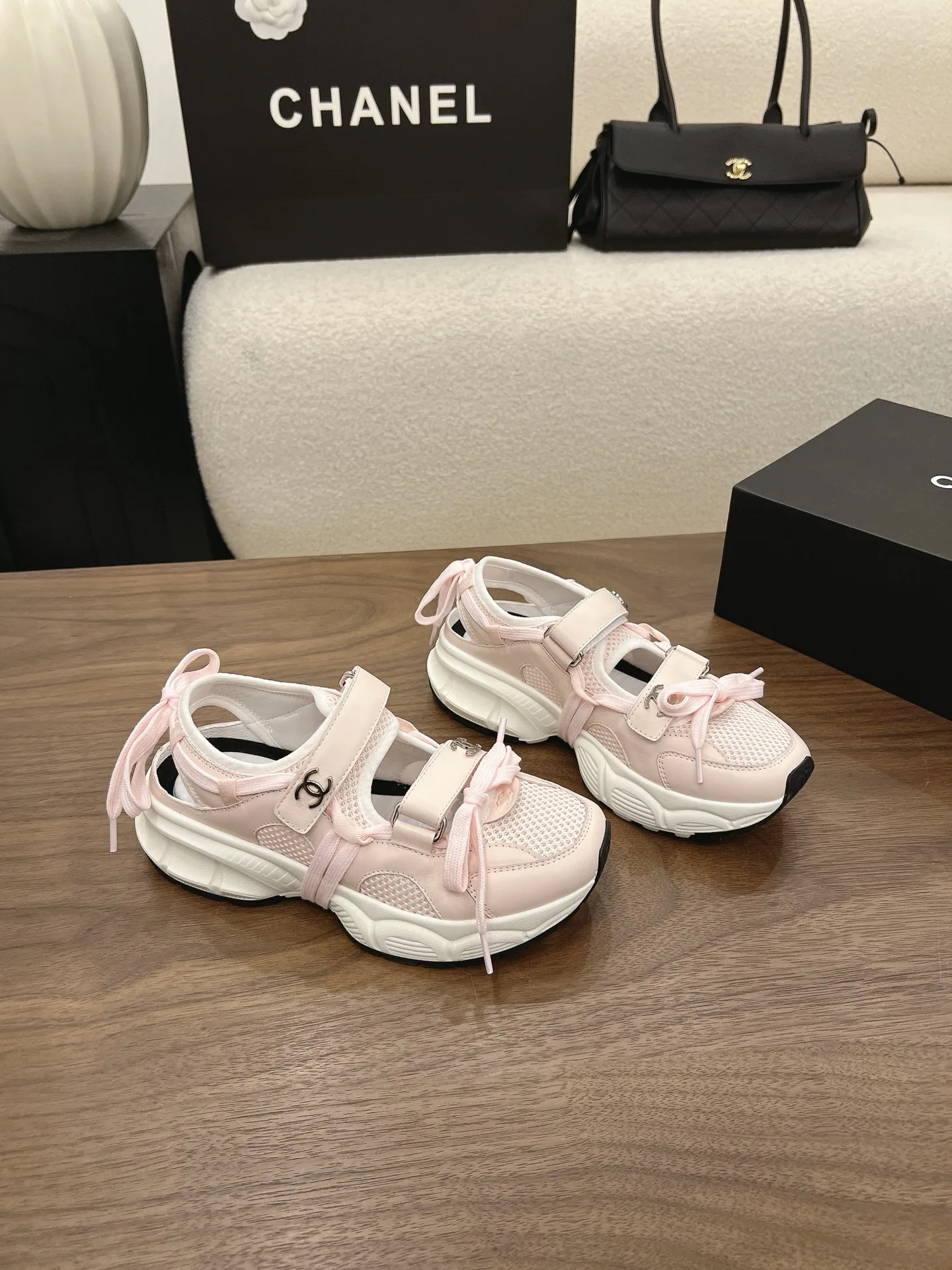 Women's Sneakers CHANEL 17077247