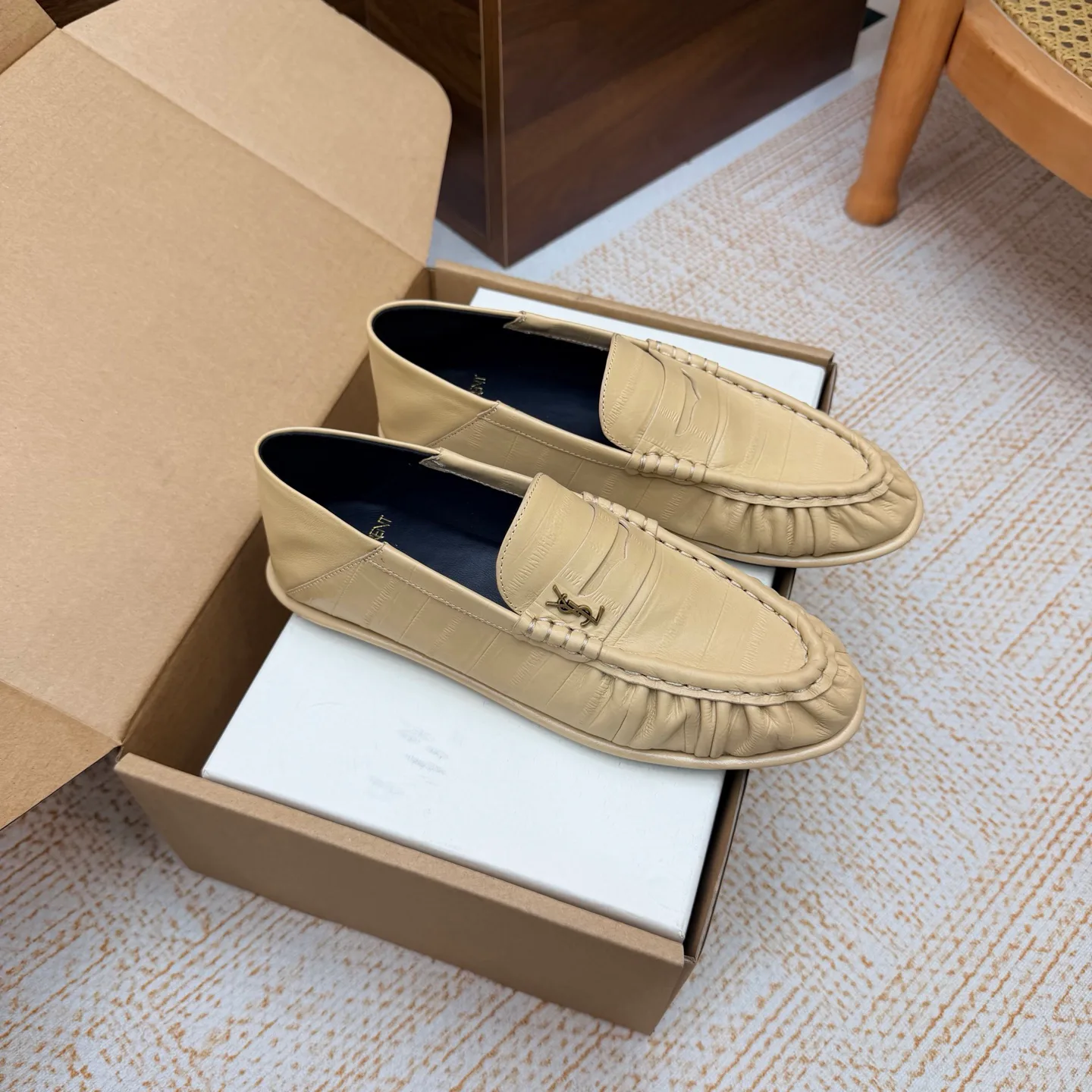 Women's Loafers And Moccasins SAINT LAURENT 18104173