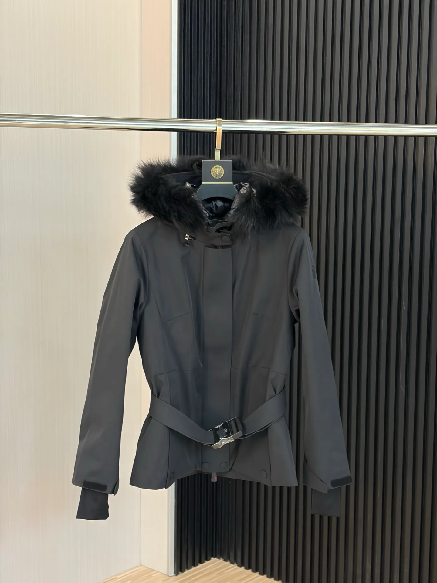 Women's Jackets And Down Jackets MONCLER 18188679