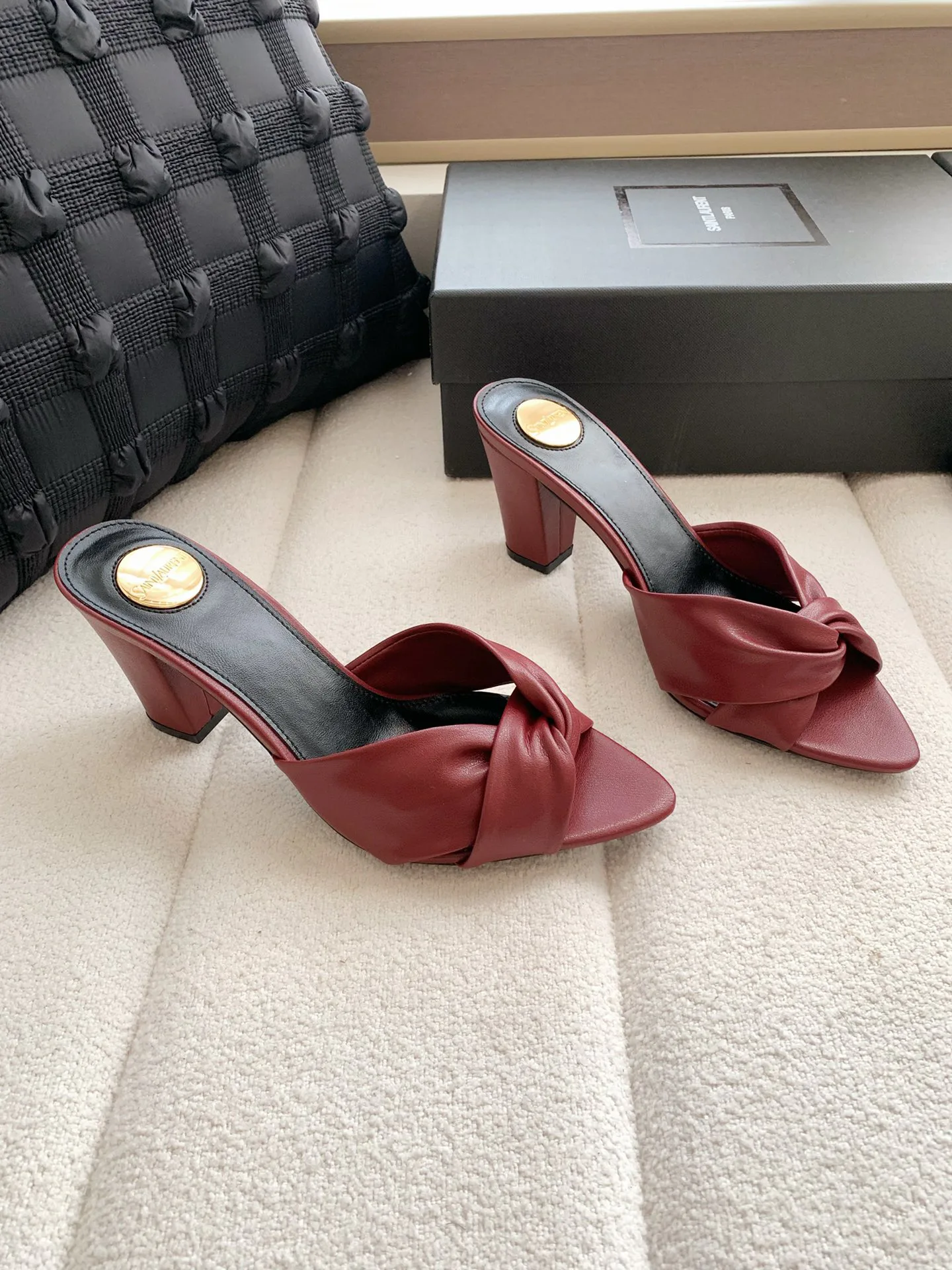 Women's Mules And Clogs SAINT LAURENT 17371748