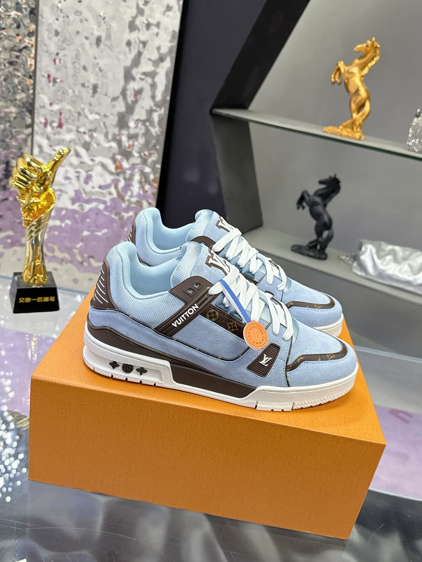 Women's Sneakers LOUIS VUITTON 17530415