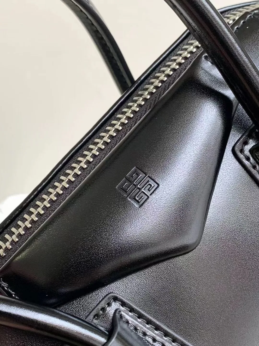 Women's Classic Handbags GIVENCHY 18452644