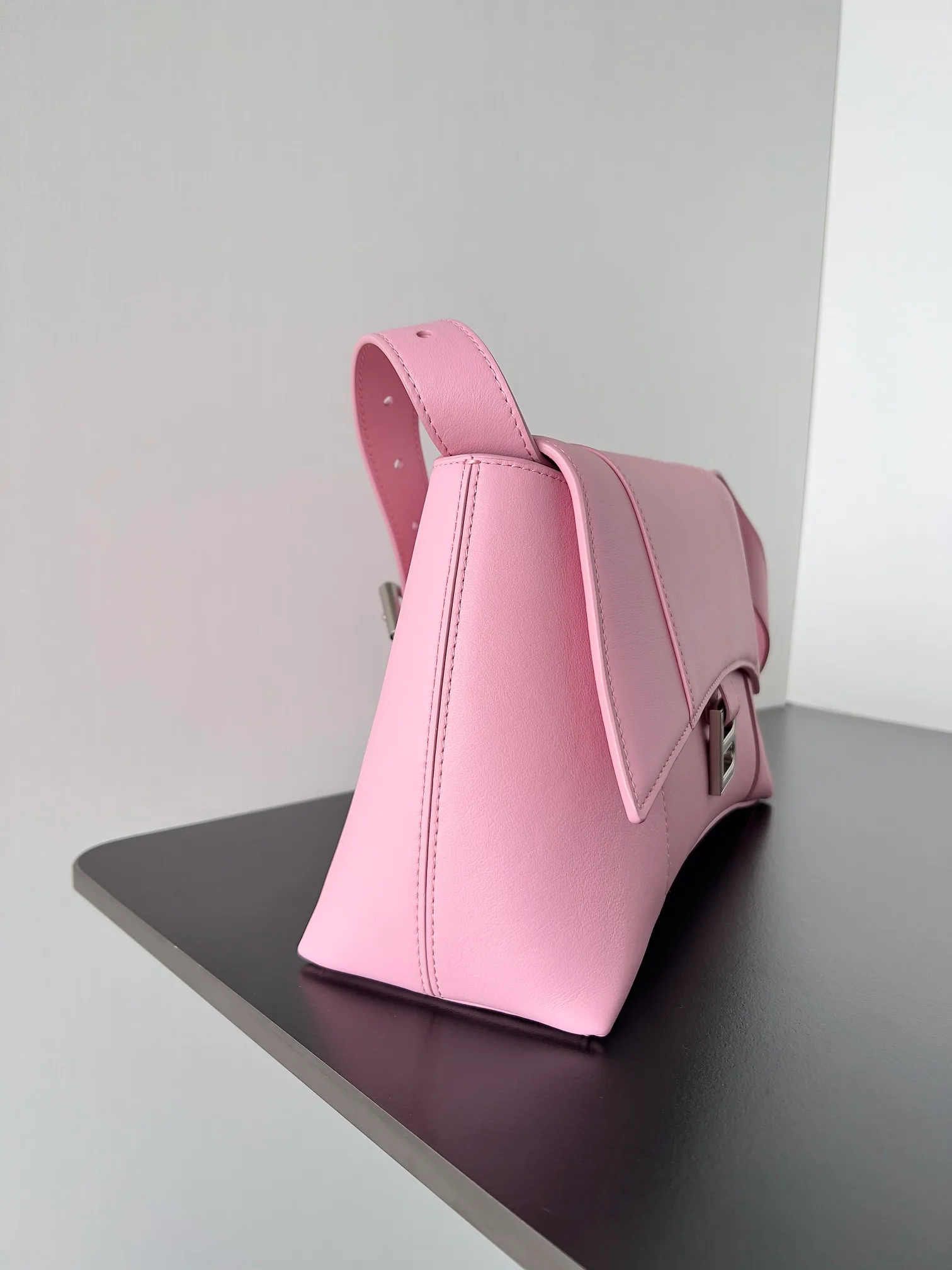 Классические Сумки Женские Balenciaga 18619538
