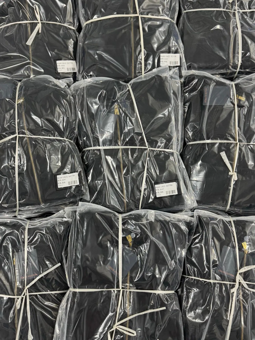 Men's Sweatshirts And Hoodies LOUIS VUITTON 17740836