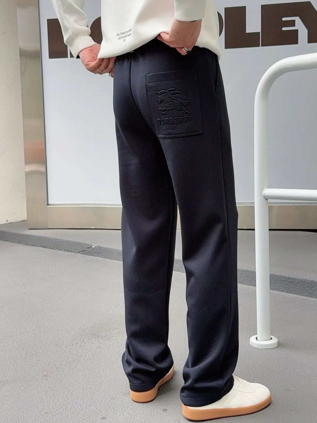 Women's Trousers BURBERRY 18178459