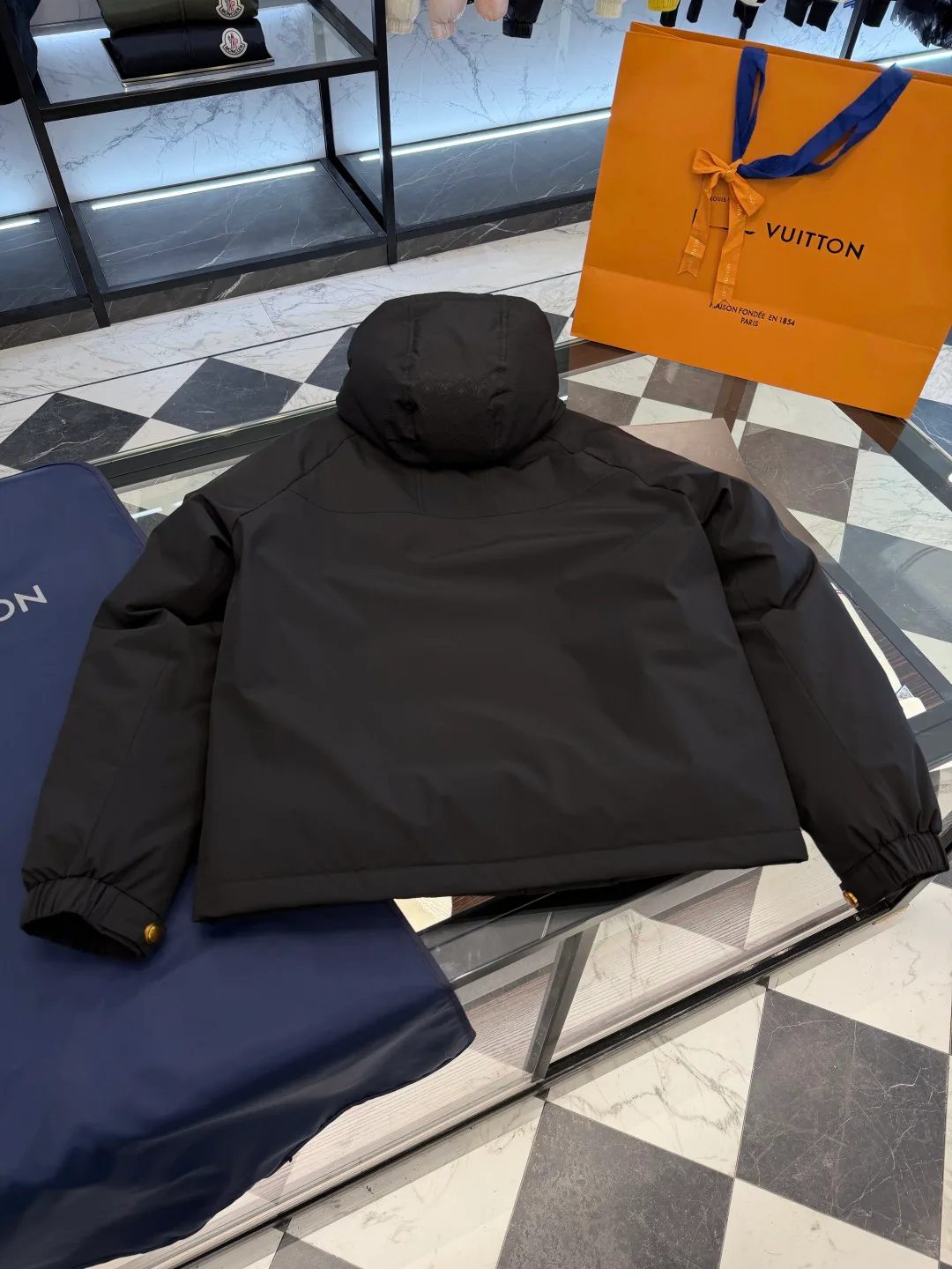 Women's Jackets And Down Jackets LOUIS VUITTON 18007716