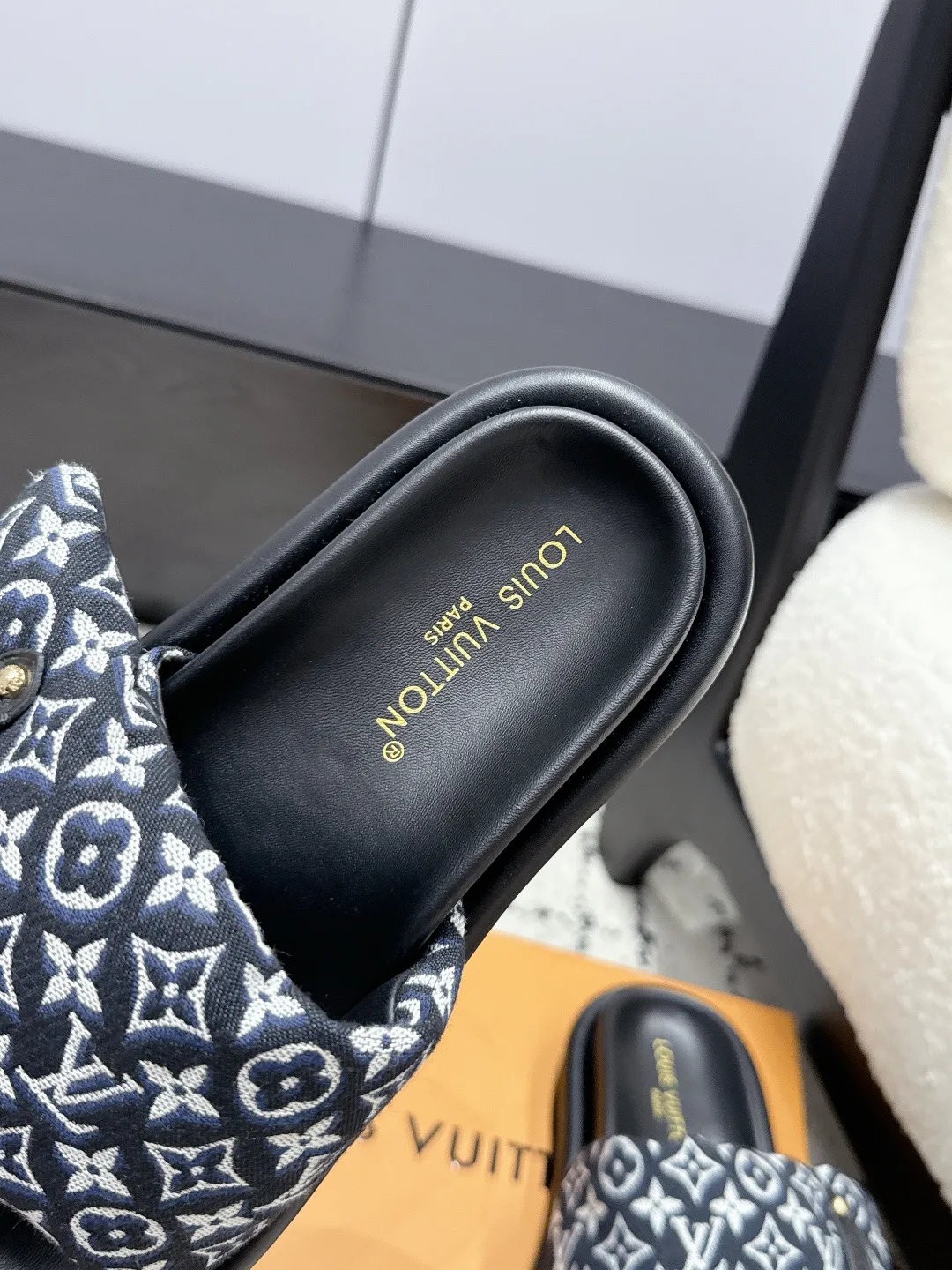 Women's Flip-Flops LOUIS VUITTON 17804558