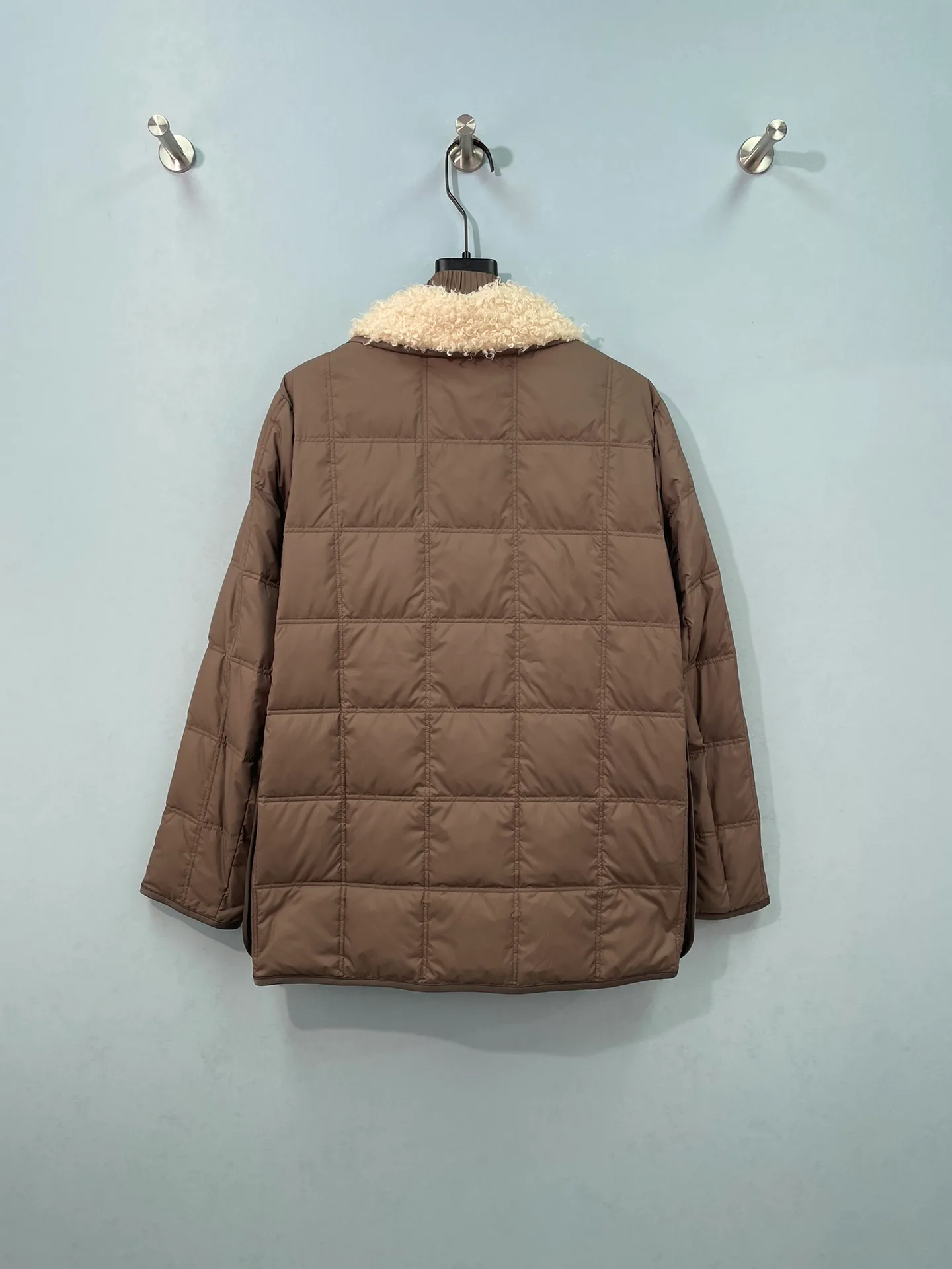 Women's Jackets And Down Jackets MONCLER 17913393