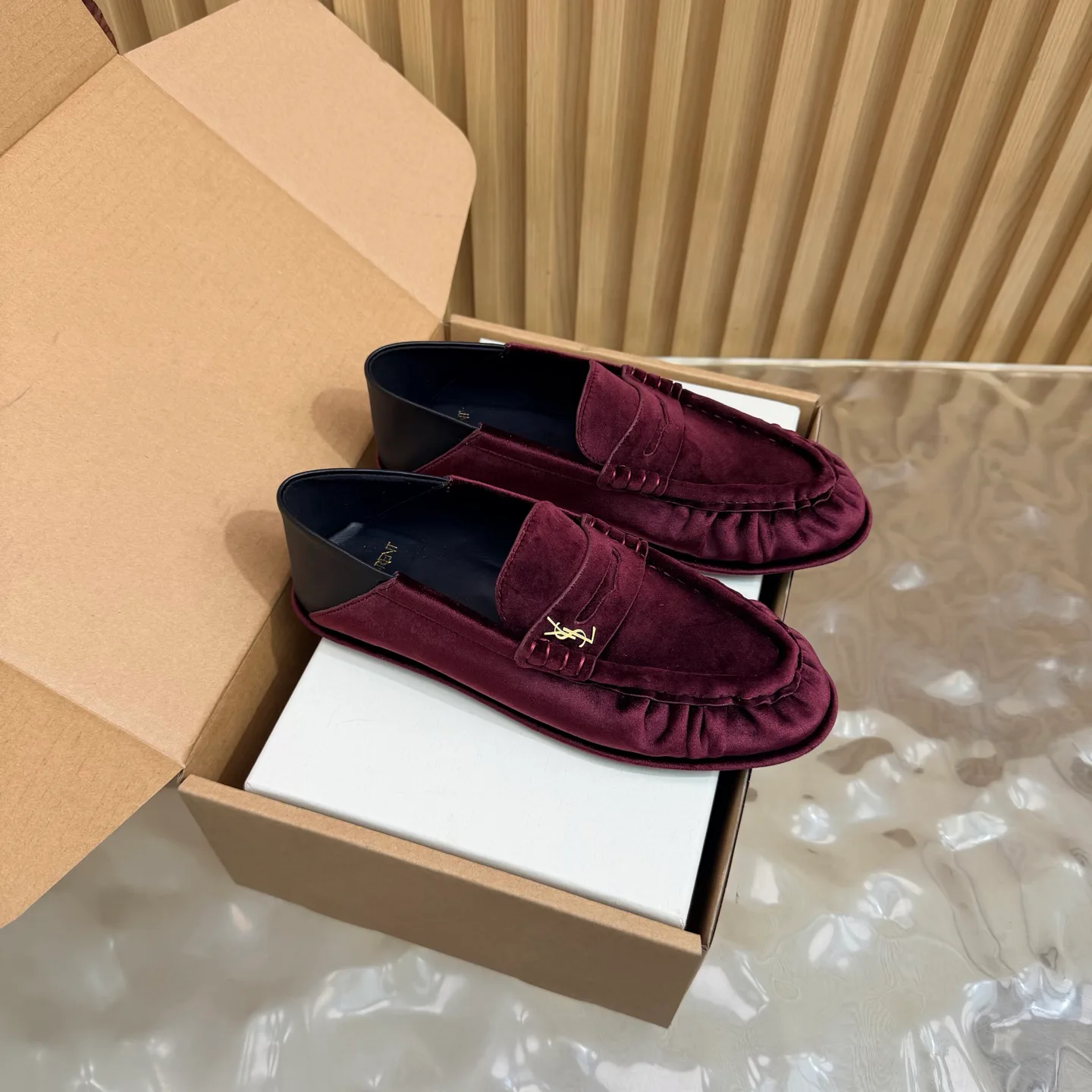 Women's Loafers And Moccasins SAINT LAURENT 17926446