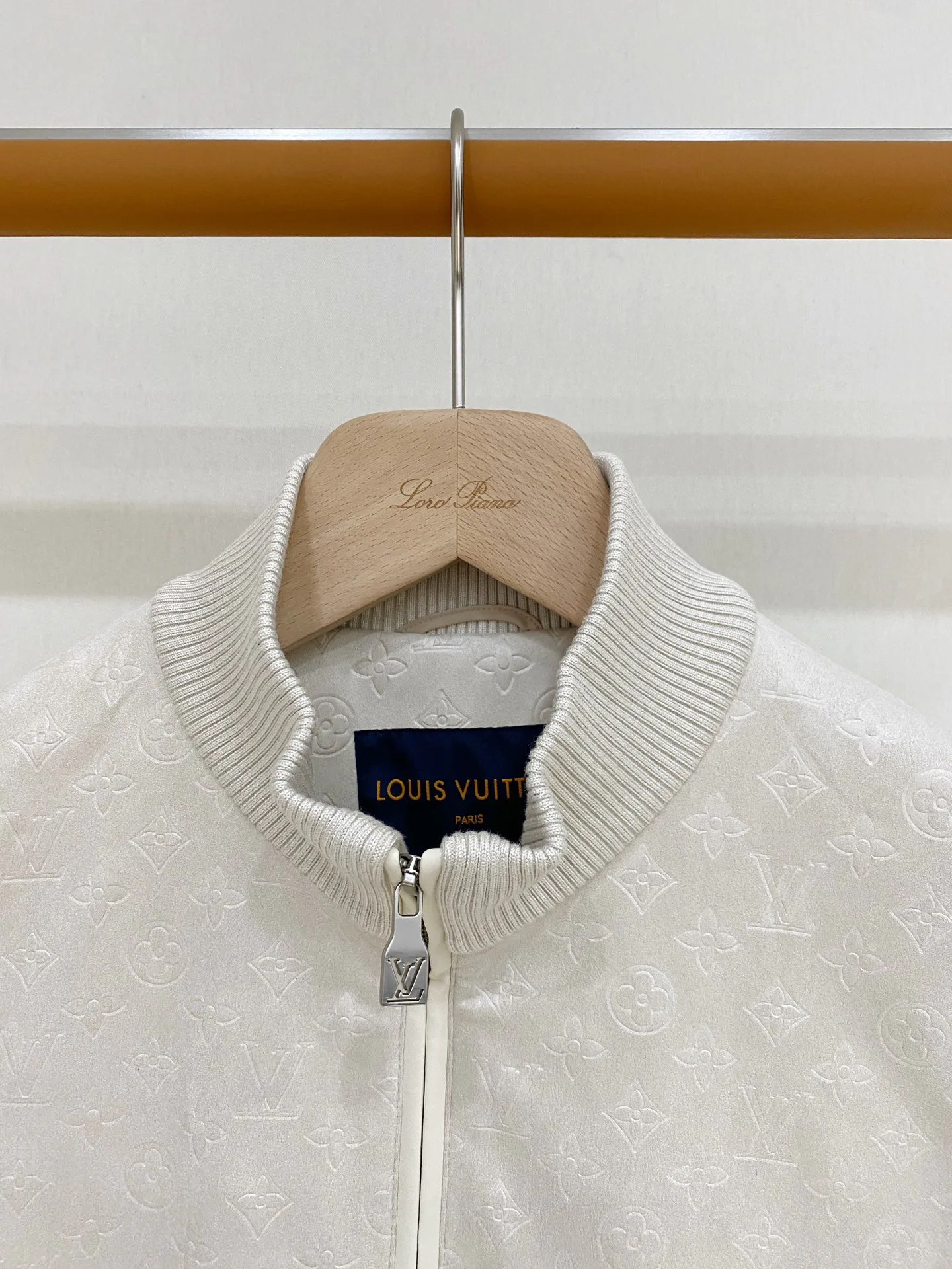 Men's Jackets And Down Jackets LOUIS VUITTON 18368825