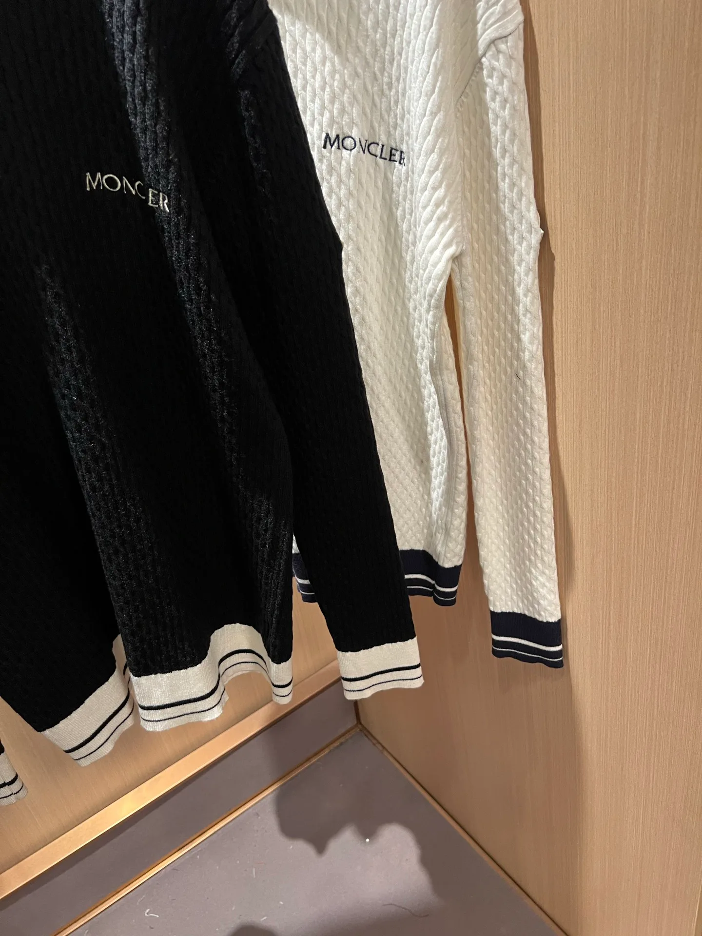 Men's Jumpers And Sweaters MONCLER 18495786