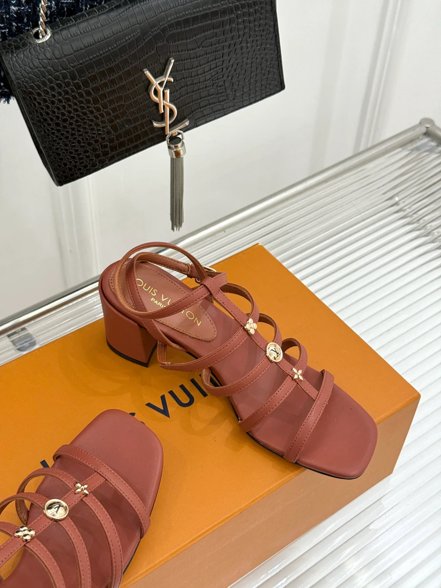 Women's Open-Toe Sandals LOUIS VUITTON 17234888