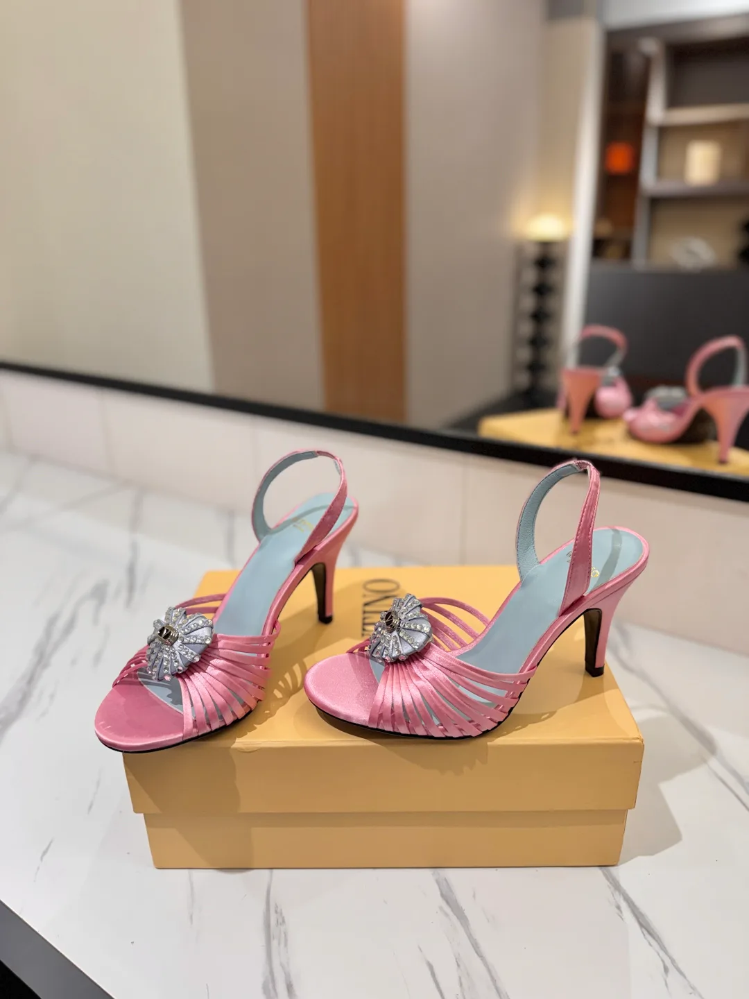 Women's Open-Toe Sandals VALENTINO 18134884