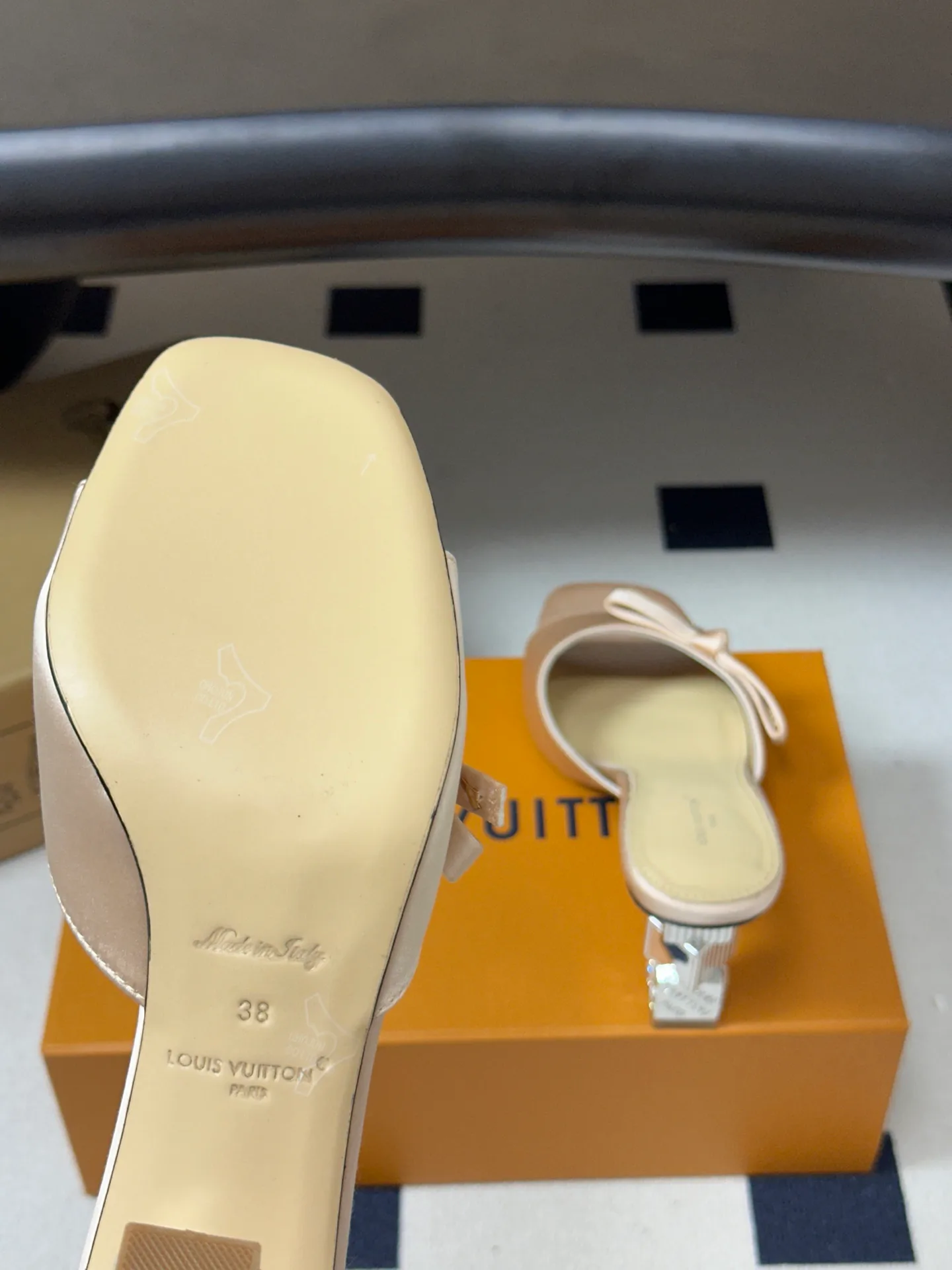 Women's Open-Toe Sandals LOUIS VUITTON 17768225
