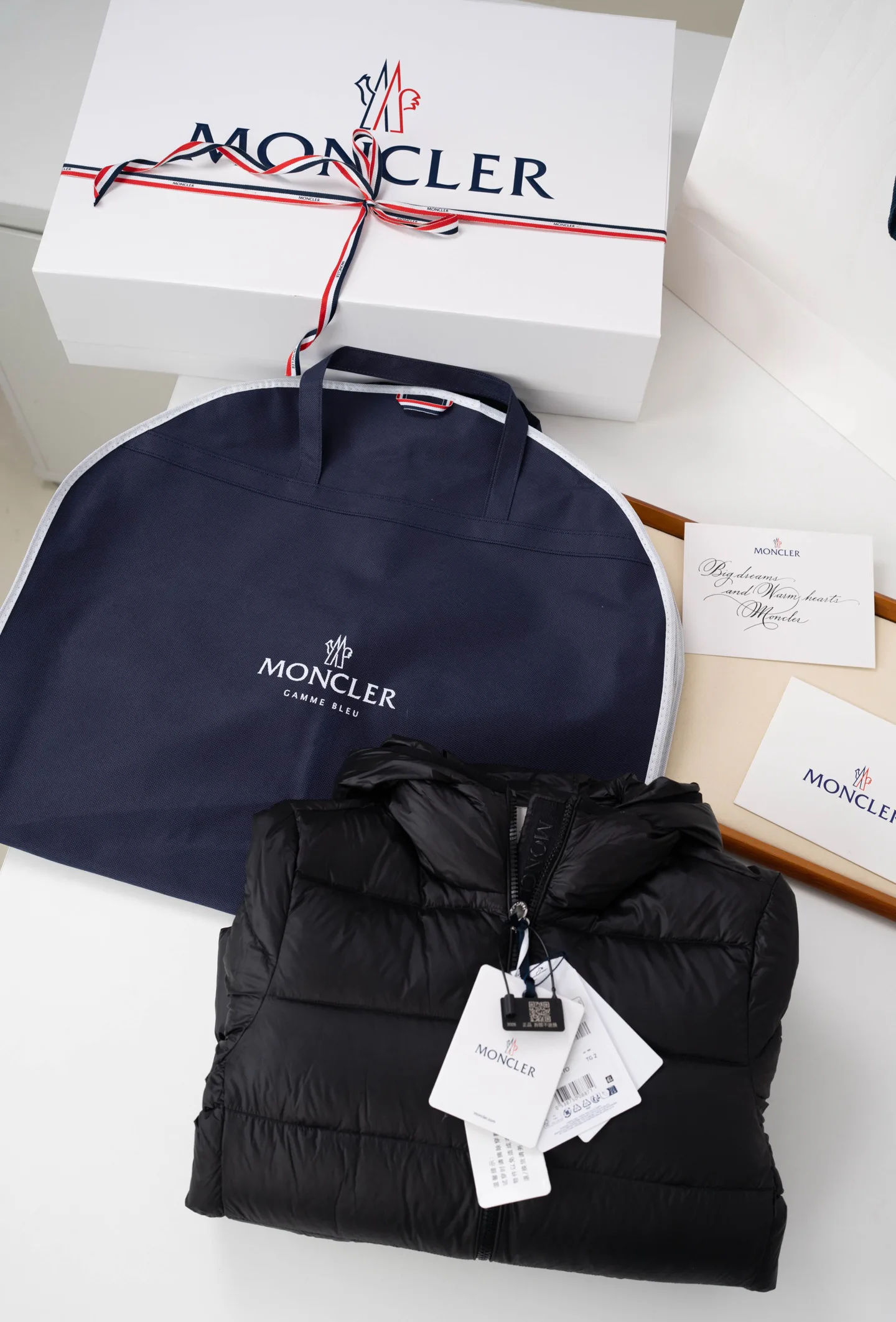Women's Jackets And Down Jackets MONCLER 18141270
