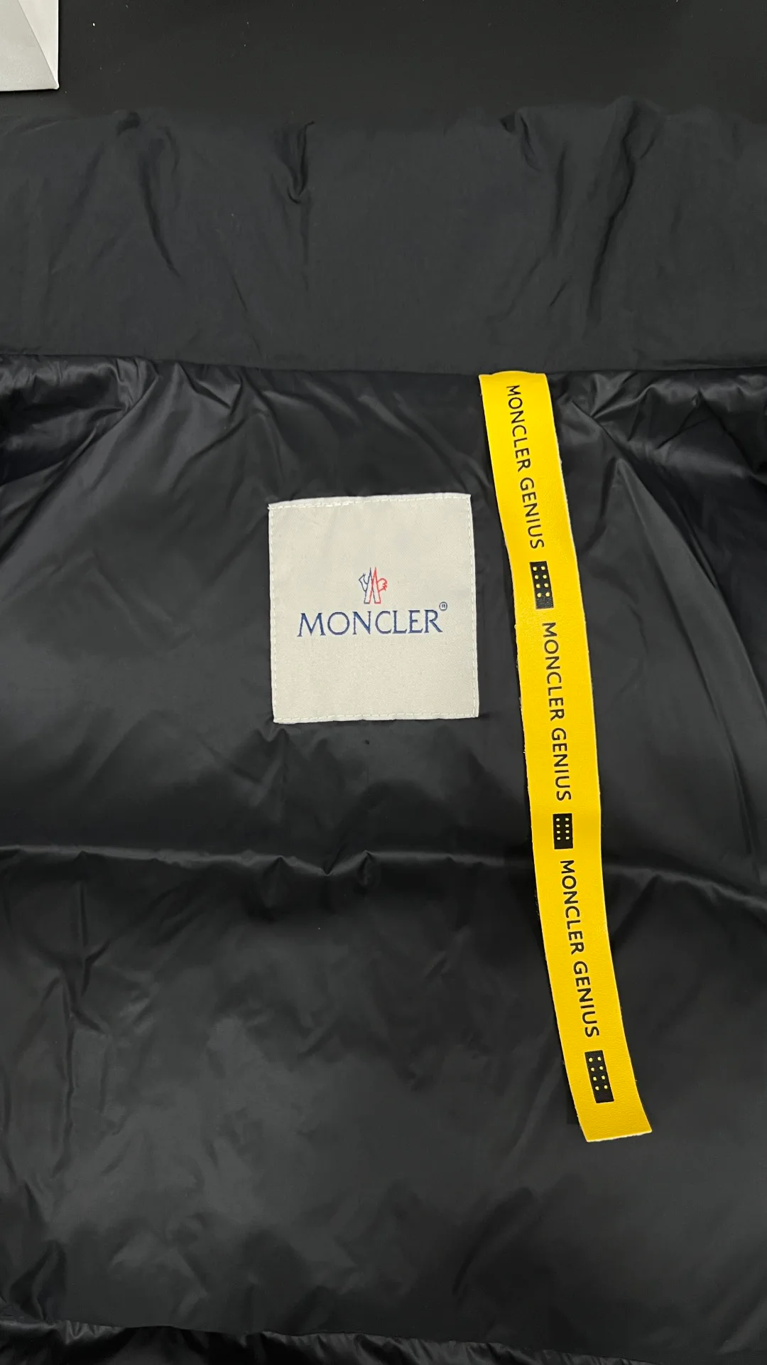 Women's Jackets And Down Jackets MONCLER 18127861