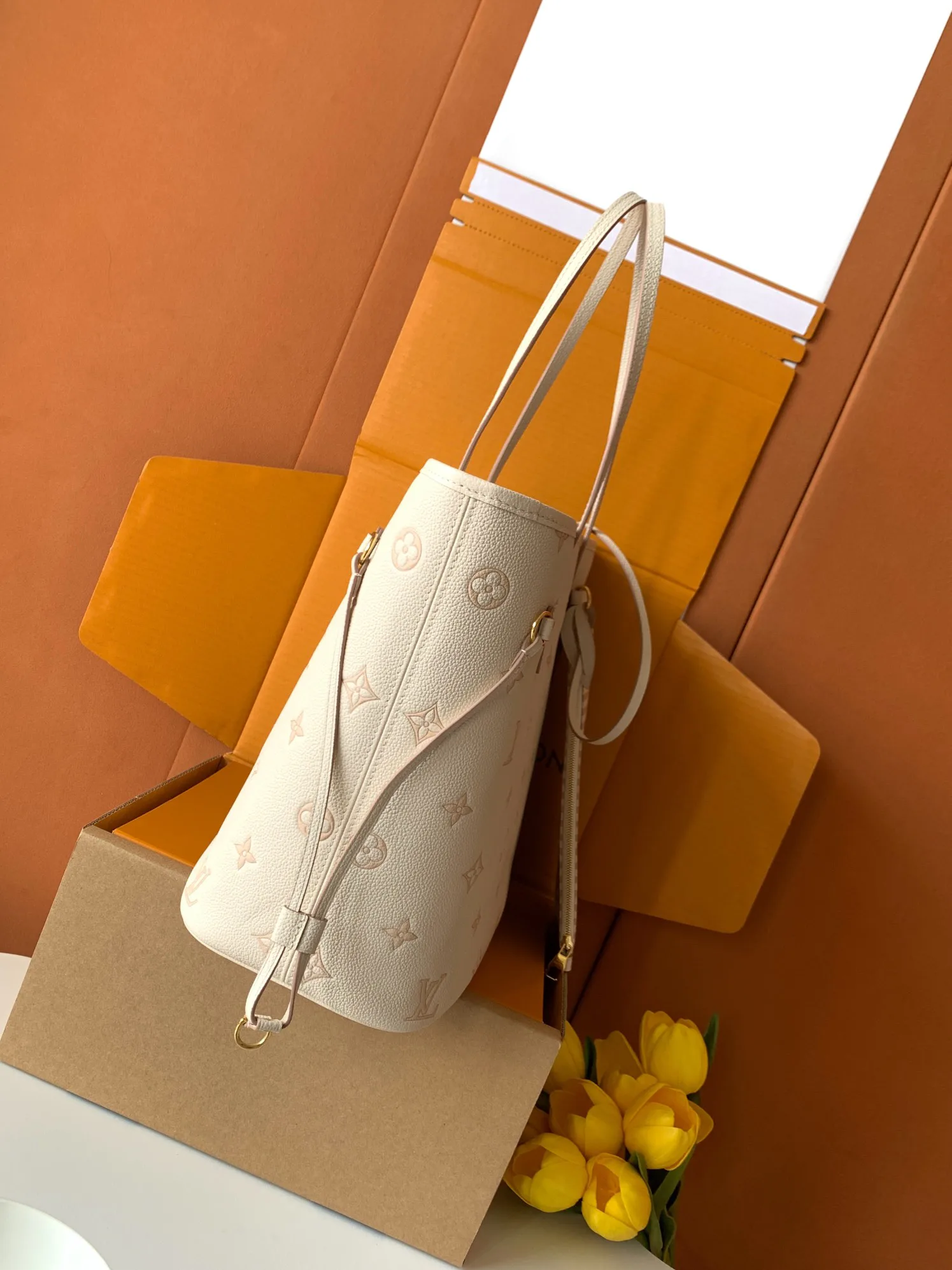 Women's Classic Handbags LOUIS VUITTON 18156577